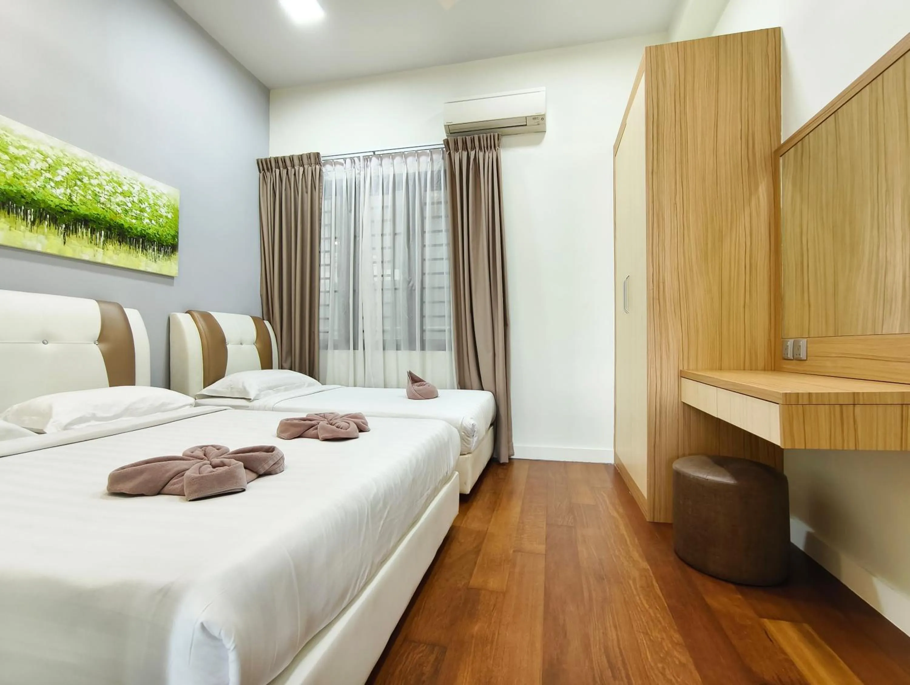 Bed in AJ Suites @ Loft Imago KK