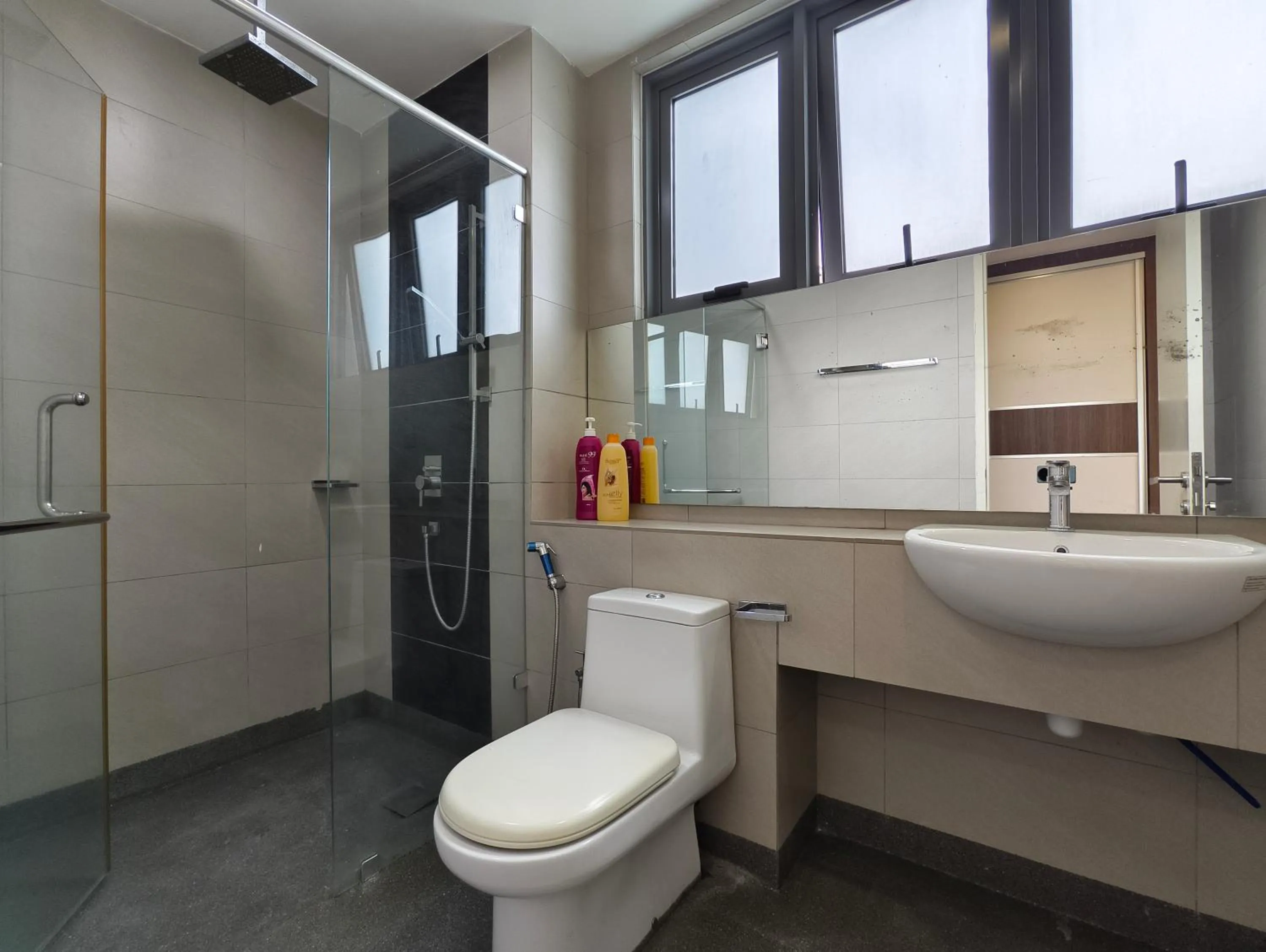 Shower in AJ Suites @ Loft Imago KK