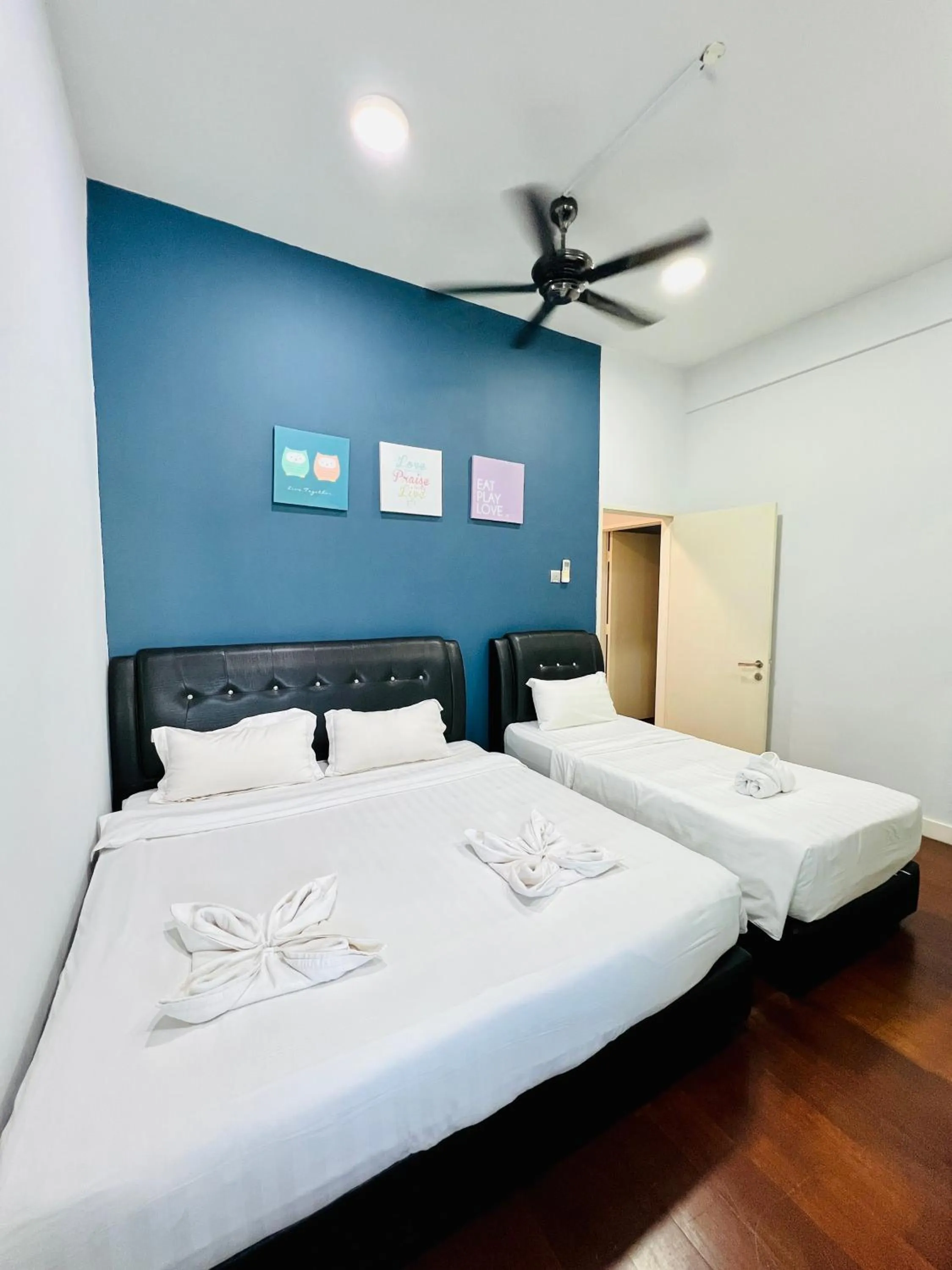 Bed in AJ Suites @ Loft Imago KK