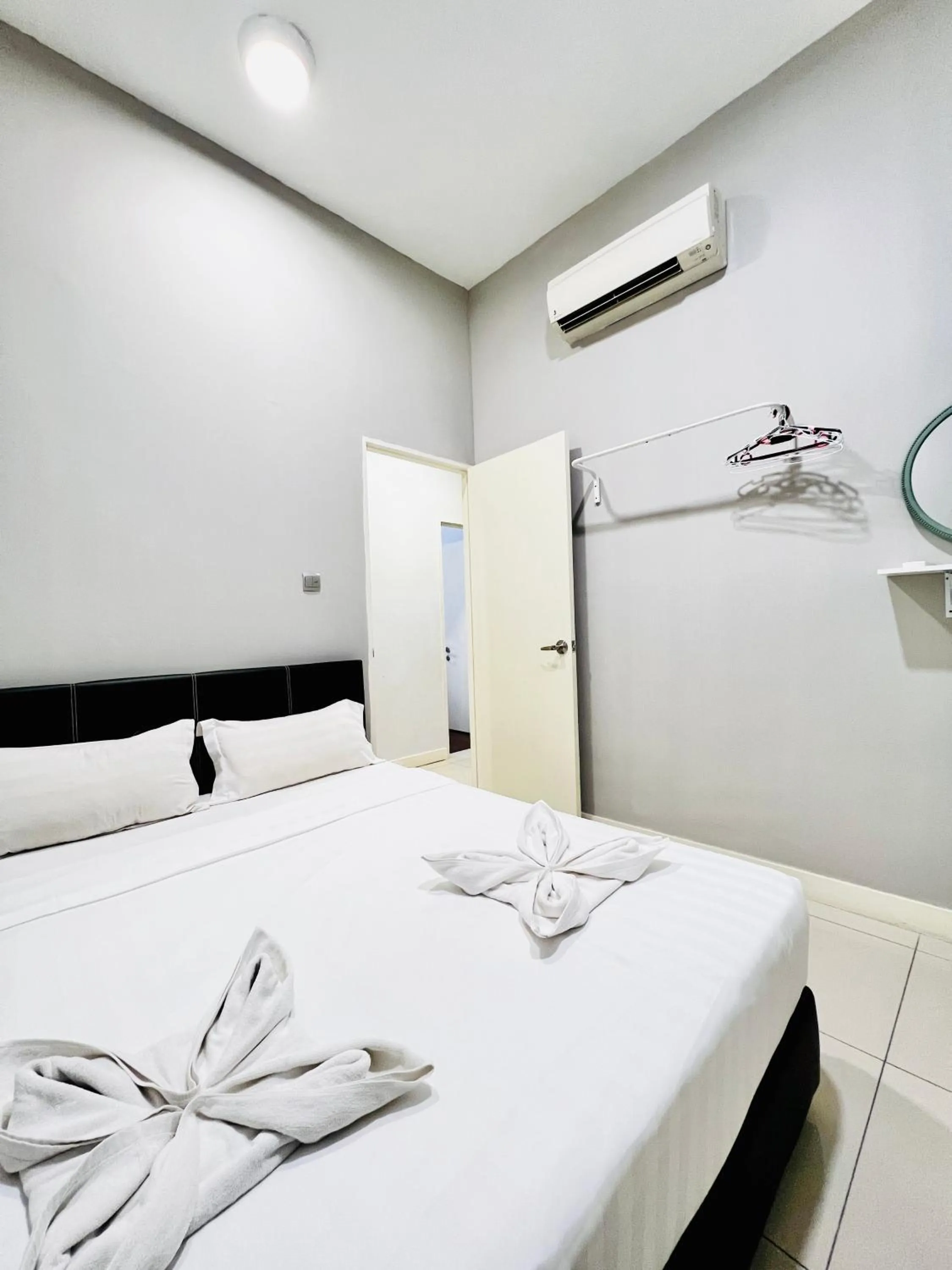 Bed in AJ Suites @ Loft Imago KK