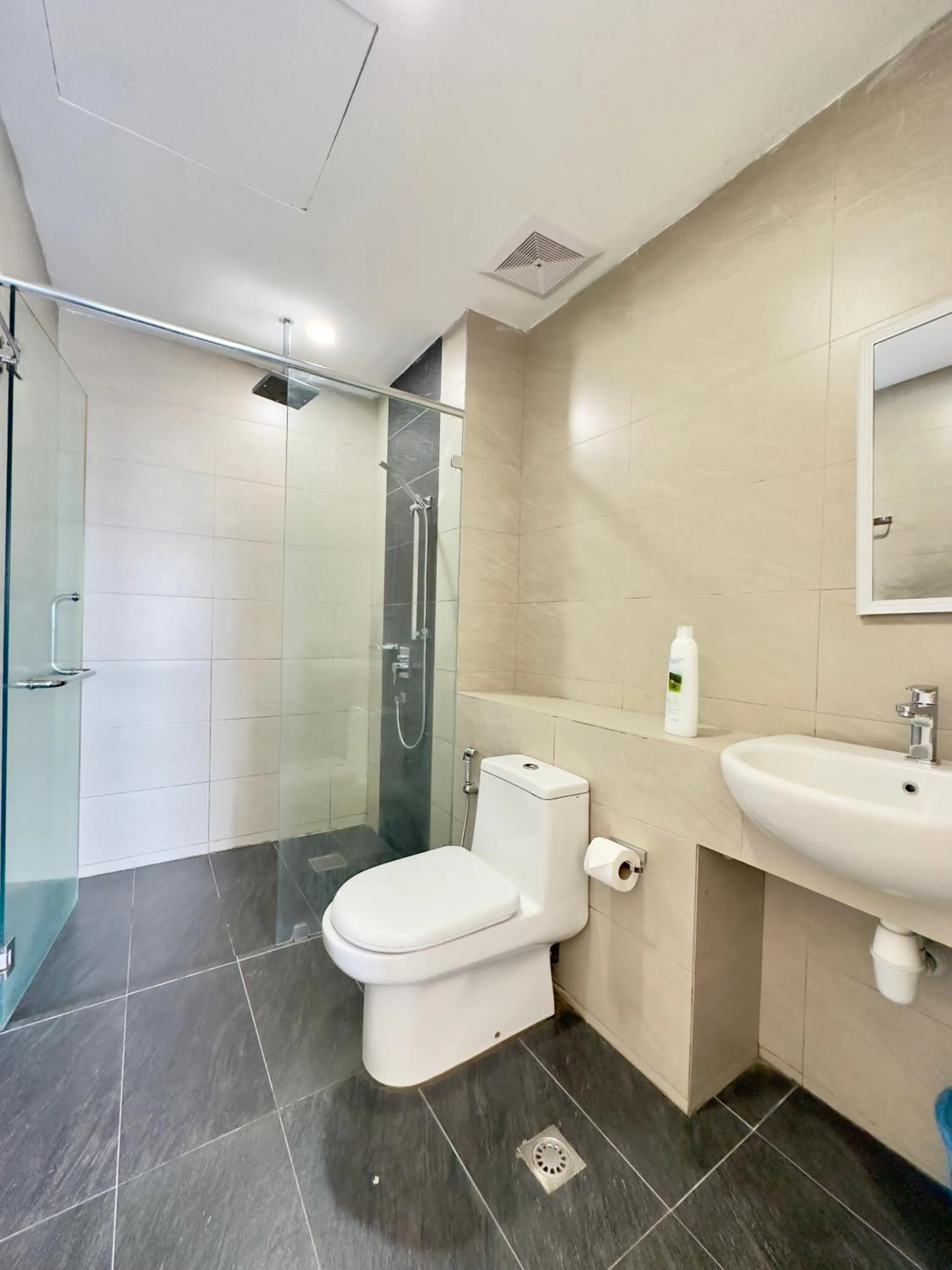 Toilet in AJ Suites @ Loft Imago KK