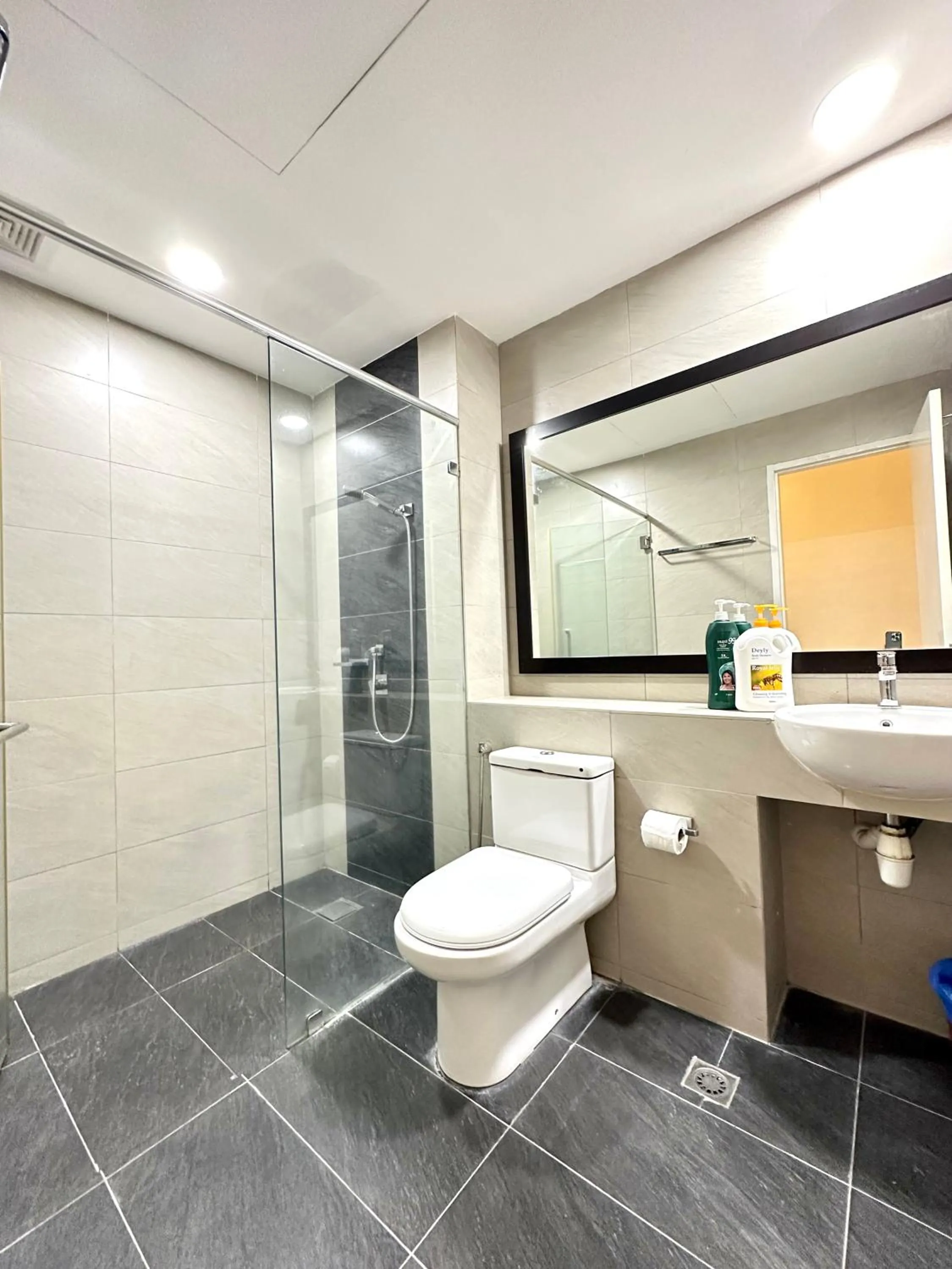 Shower in AJ Suites @ Loft Imago KK