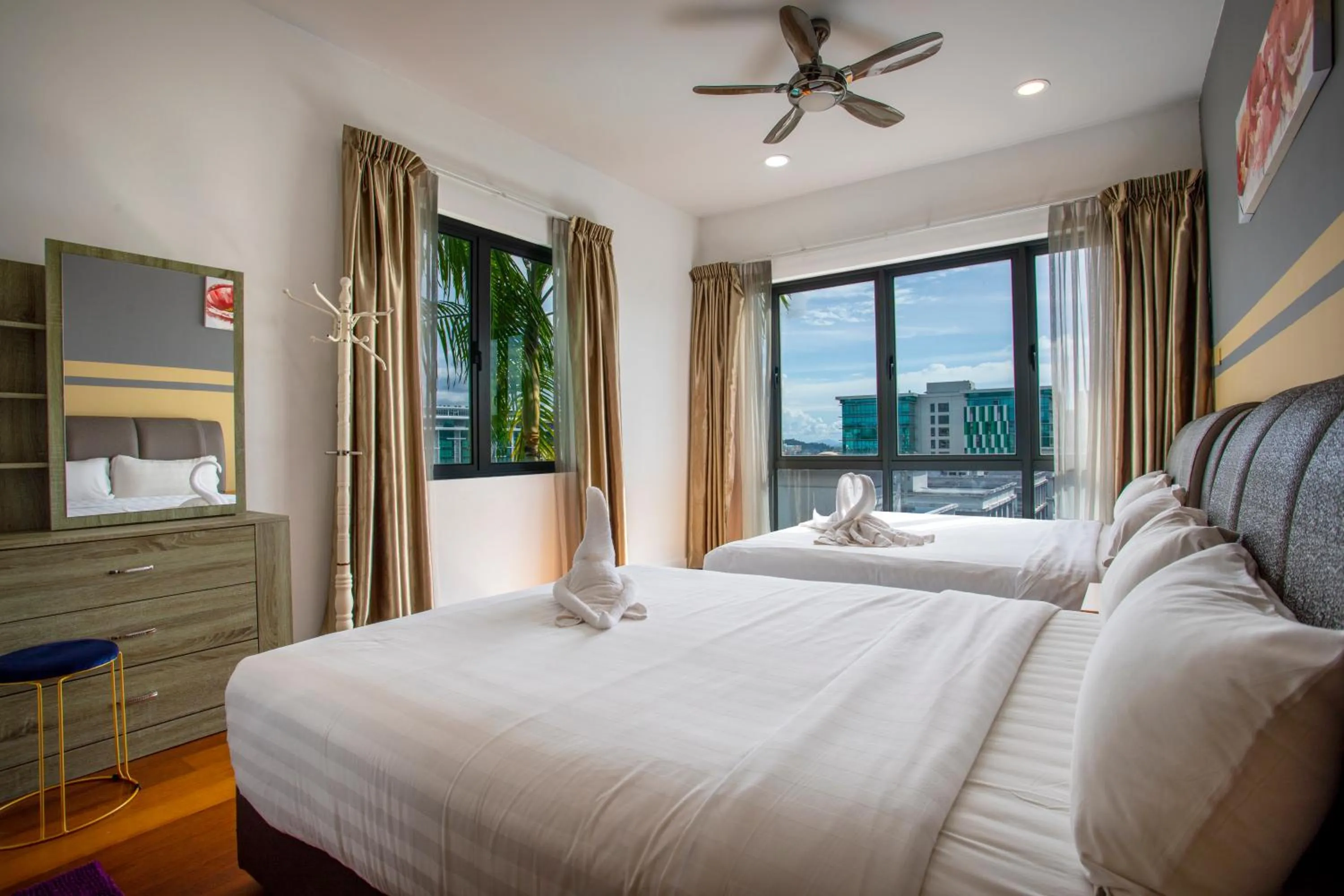 Bed in AJ Suites @ Loft Imago KK