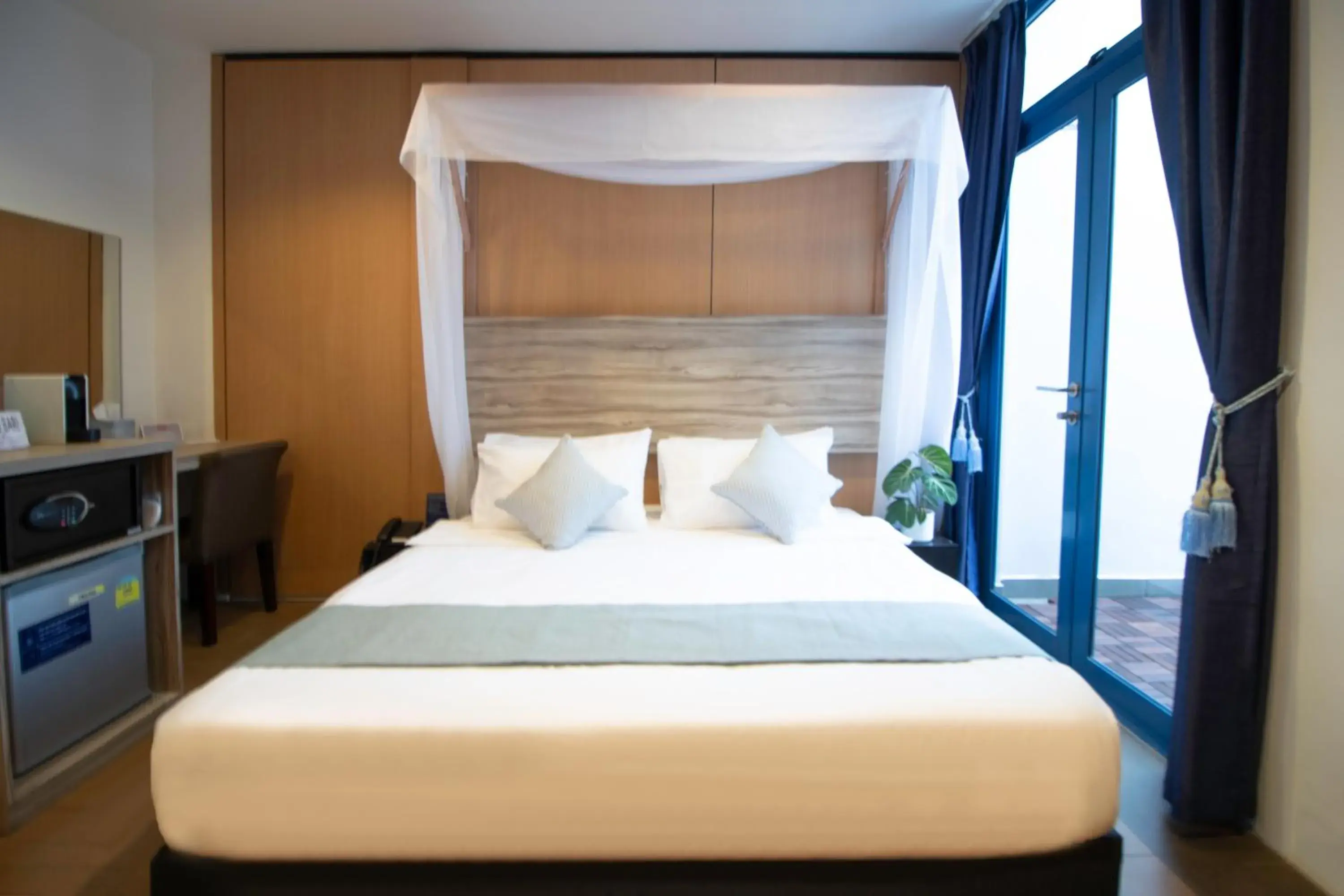 Bed in Victoria Hotel a NuVe Group Collection Bed in Victoria Hotel a NuVe Group Collection