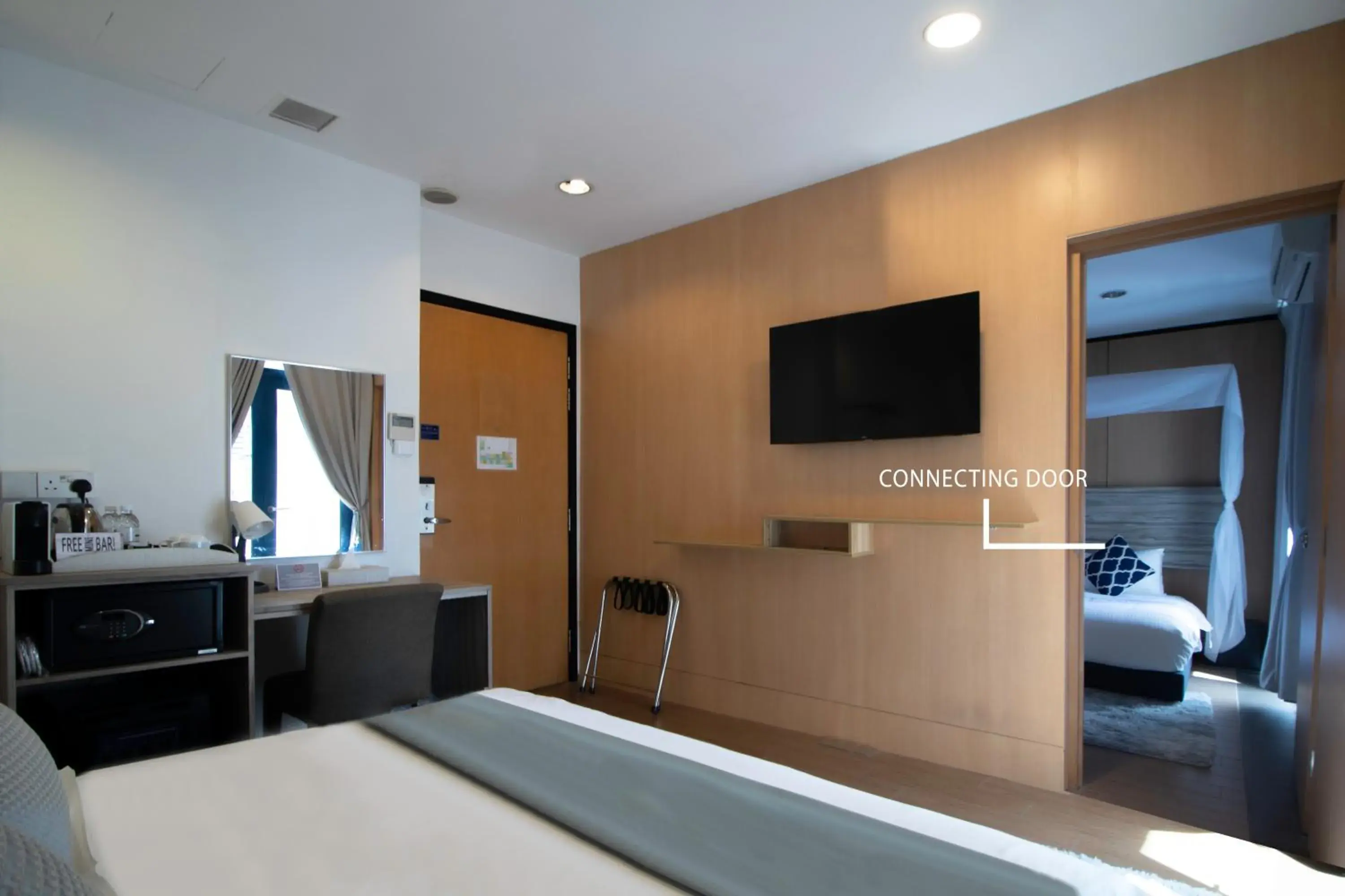 Photo of the whole room, Bed in Victoria Hotel a NuVe Group Collection Photo of the whole room, Bed in Victoria Hotel a NuVe Group Collection