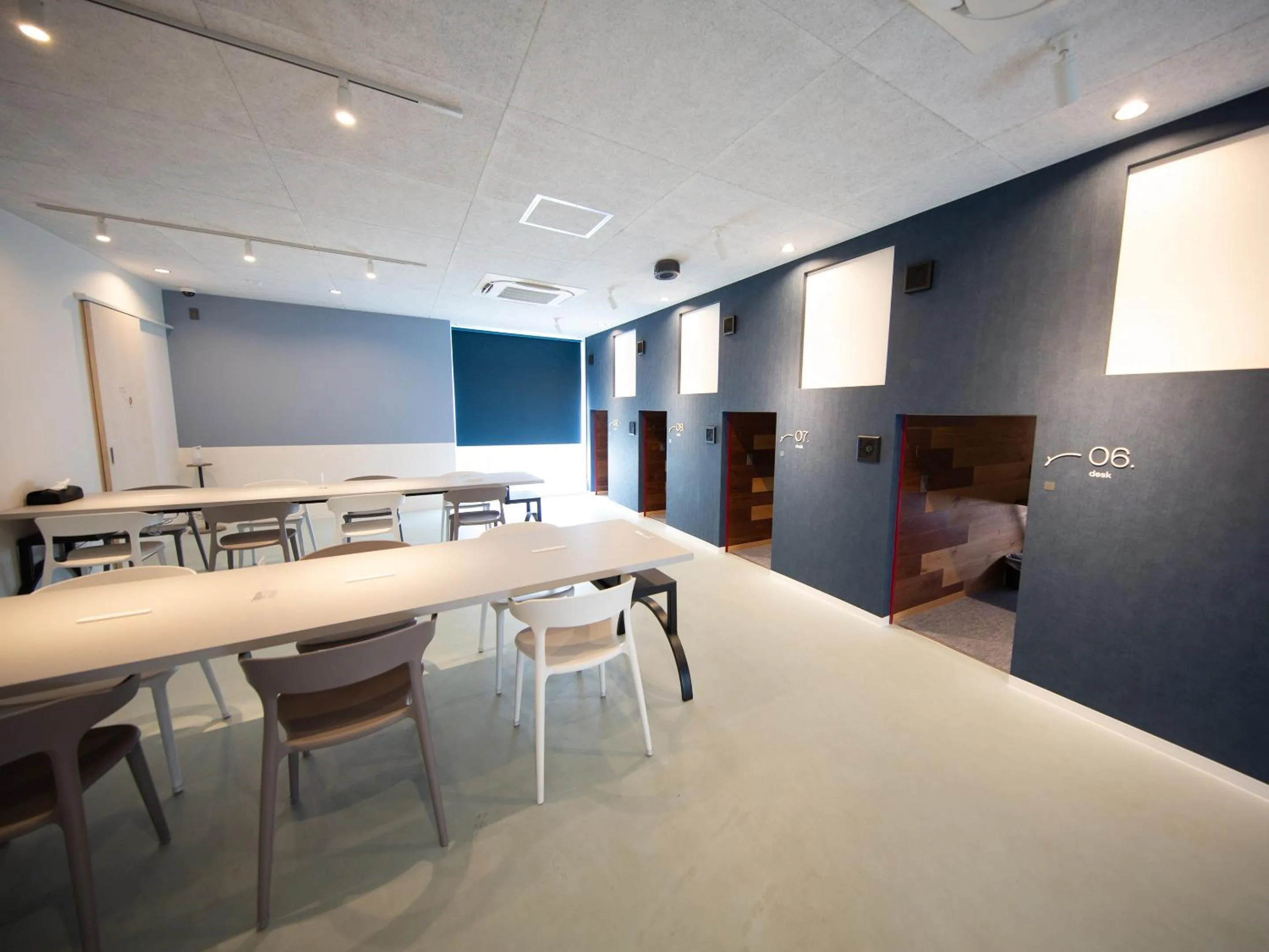 Meeting/conference room in the circle apartment