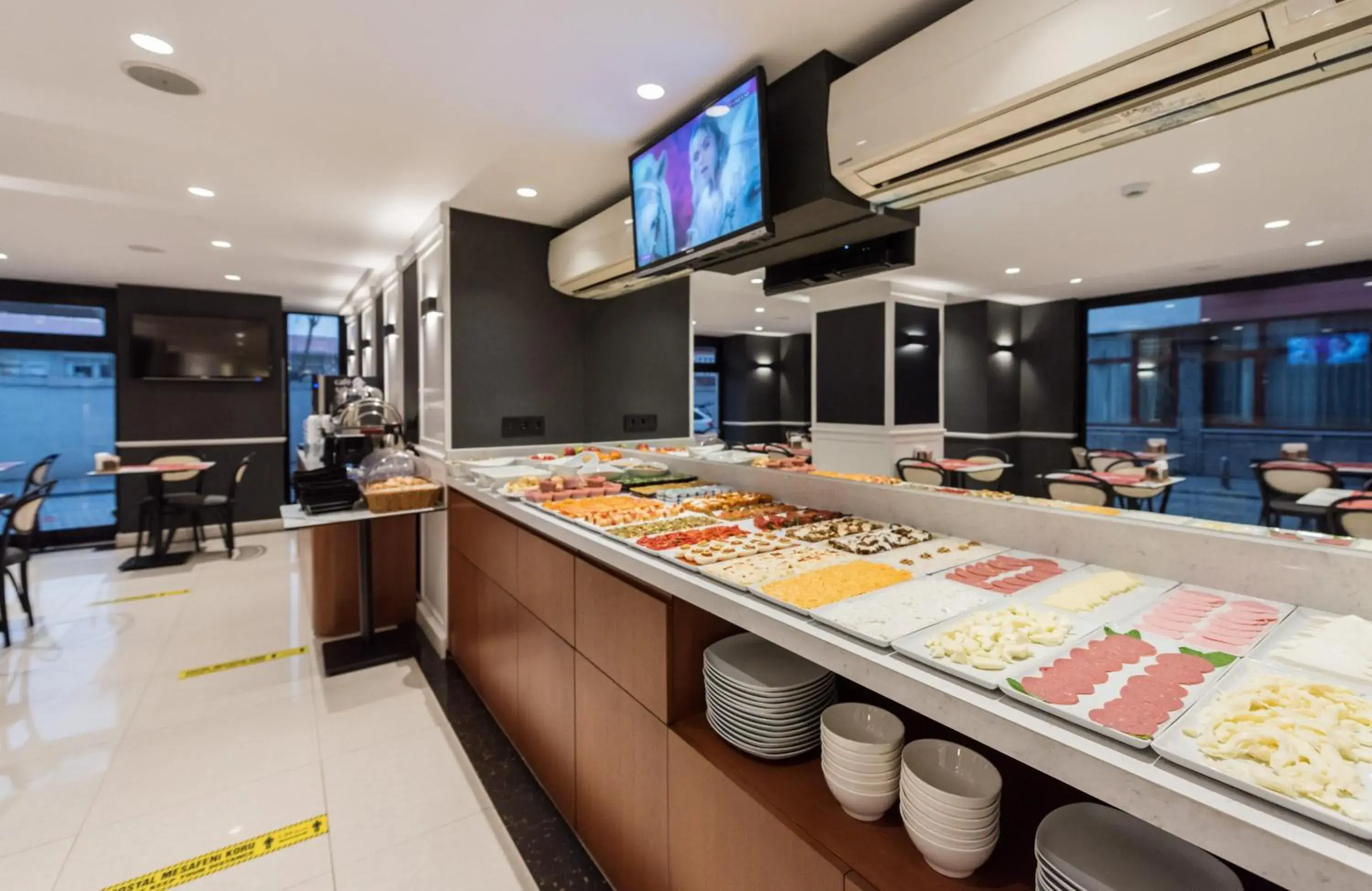 Restaurant/places to eat in Dream Bosphorus Hotel Restaurant/places to eat in Dream Bosphorus Hotel