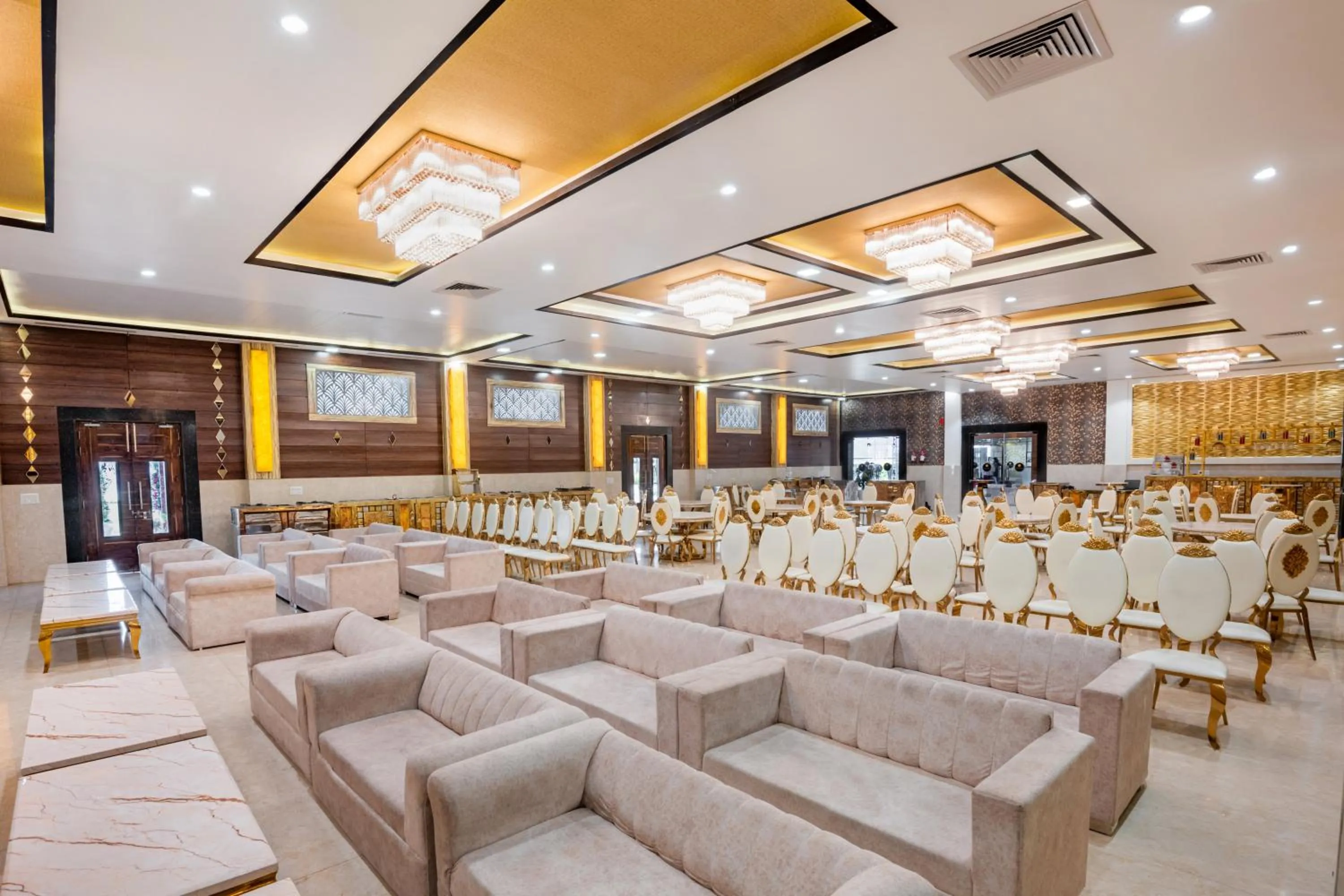 Banquet/Function facilities in Hotel Vasdaa Grand
