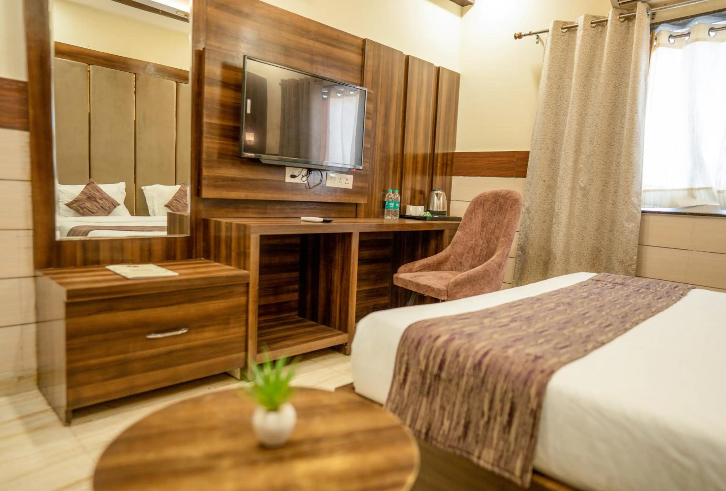 Bedroom, Bed in Hotel Vasdaa Grand