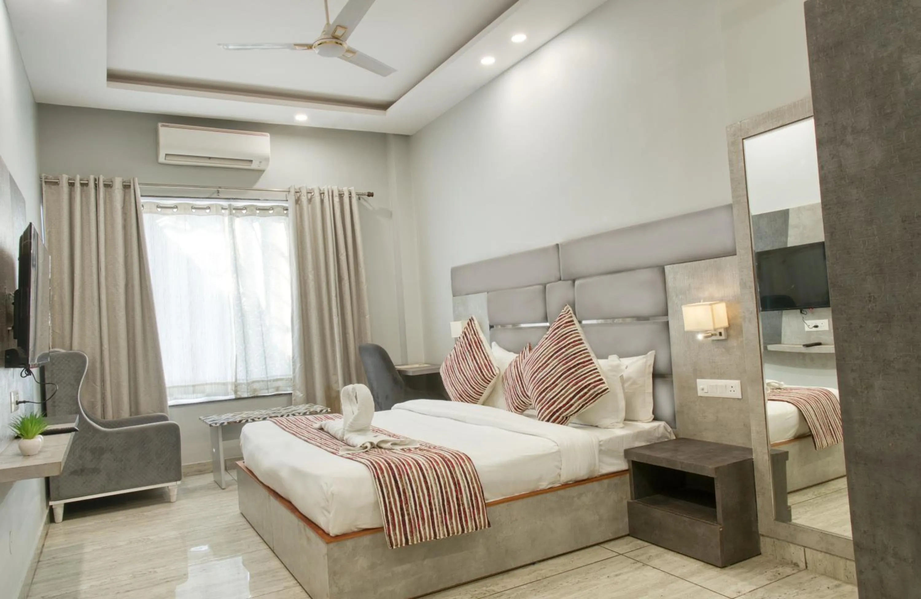 Bed in Hotel Vasdaa Grand