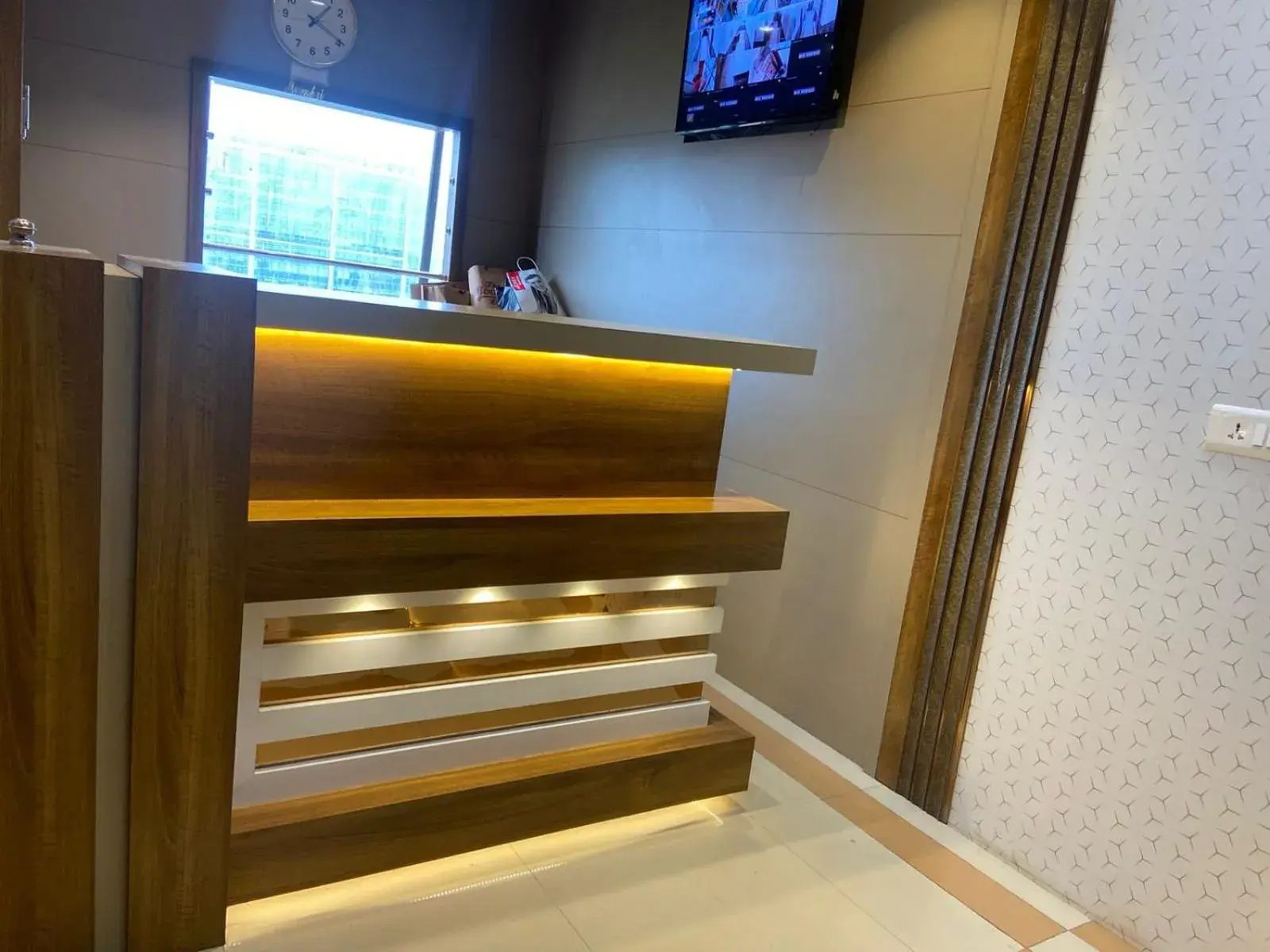 Lobby or reception in Hotel BKC CROWN - Near Trade Centre, Visa Consulate Lobby or reception in Hotel BKC CROWN - Near Trade Centre, Visa Consulate