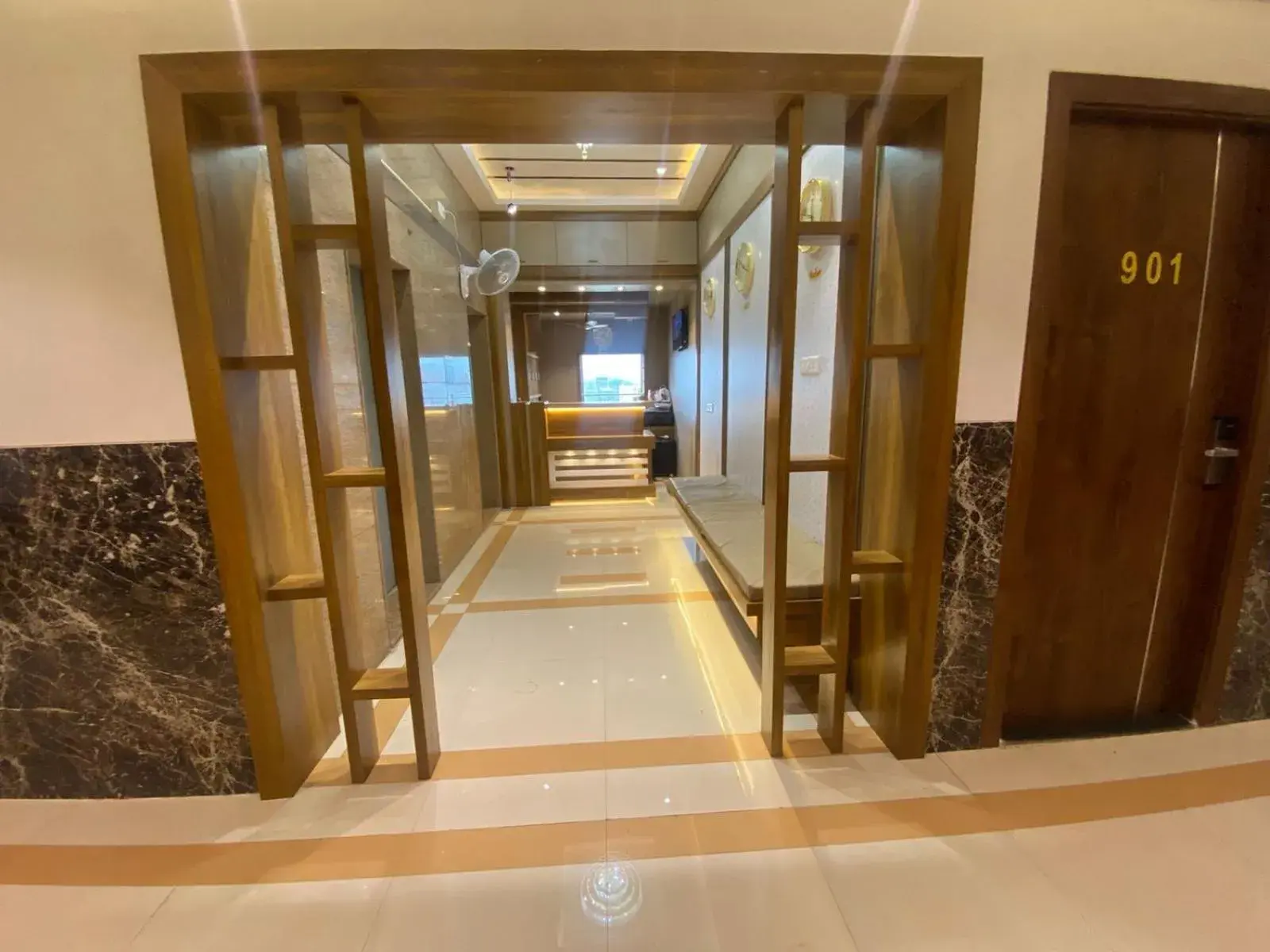 Facade/entrance in Hotel BKC CROWN - Near Trade Centre, Visa Consulate Facade/entrance in Hotel BKC CROWN - Near Trade Centre, Visa Consulate