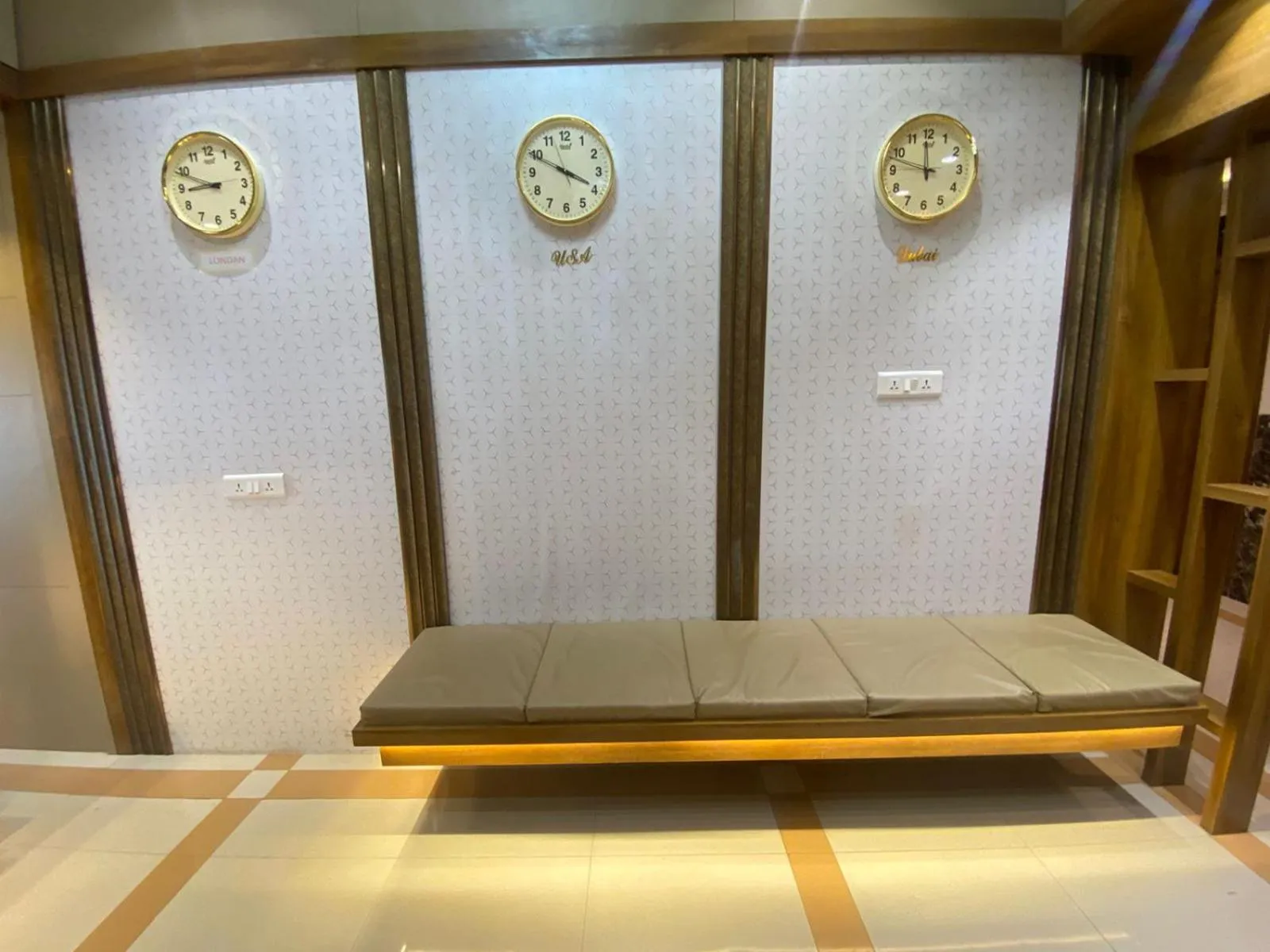 Living room in Hotel BKC CROWN - Near Trade Centre, Visa Consulate