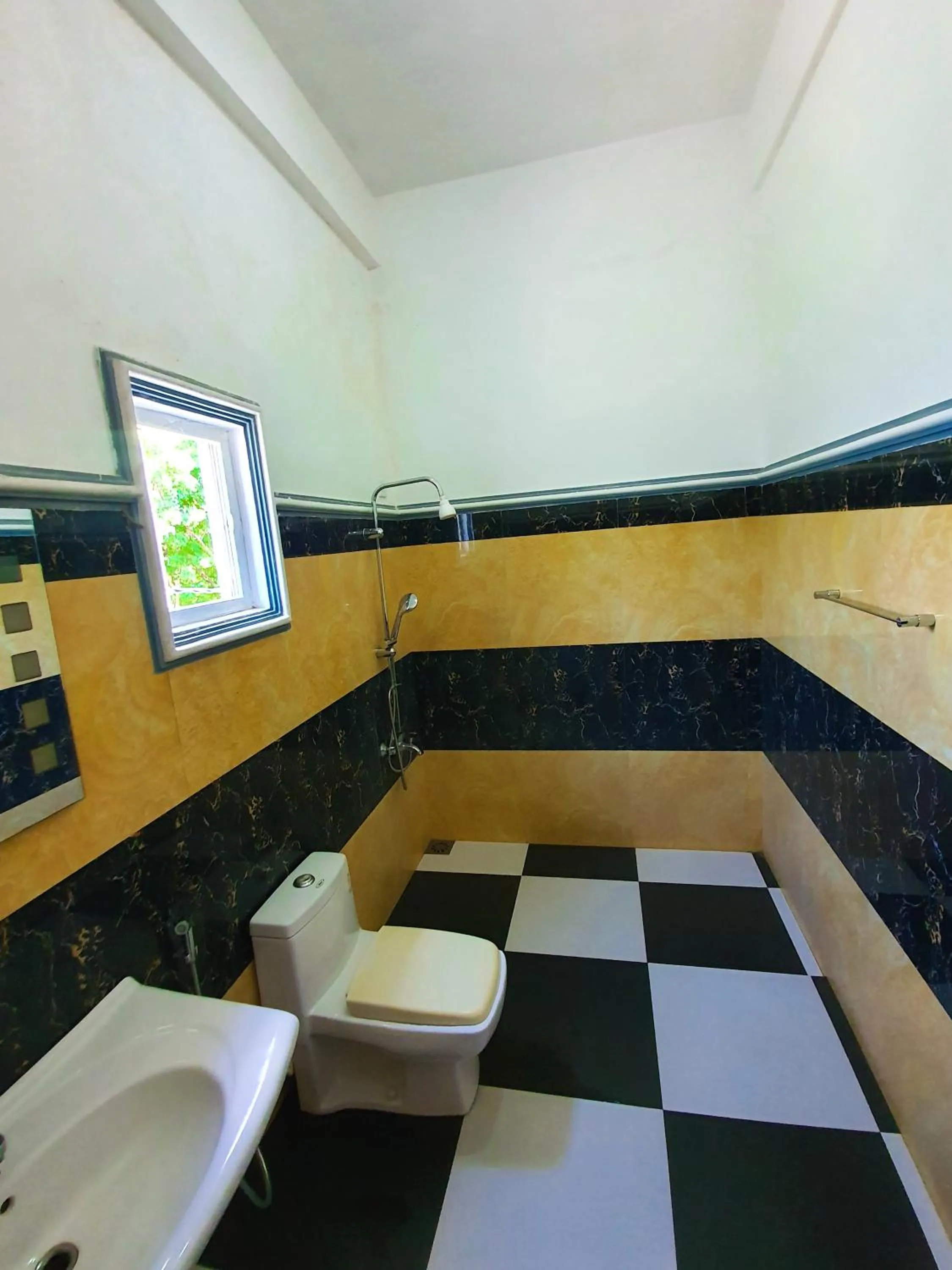 Bathroom in Peacock Reach Hotel