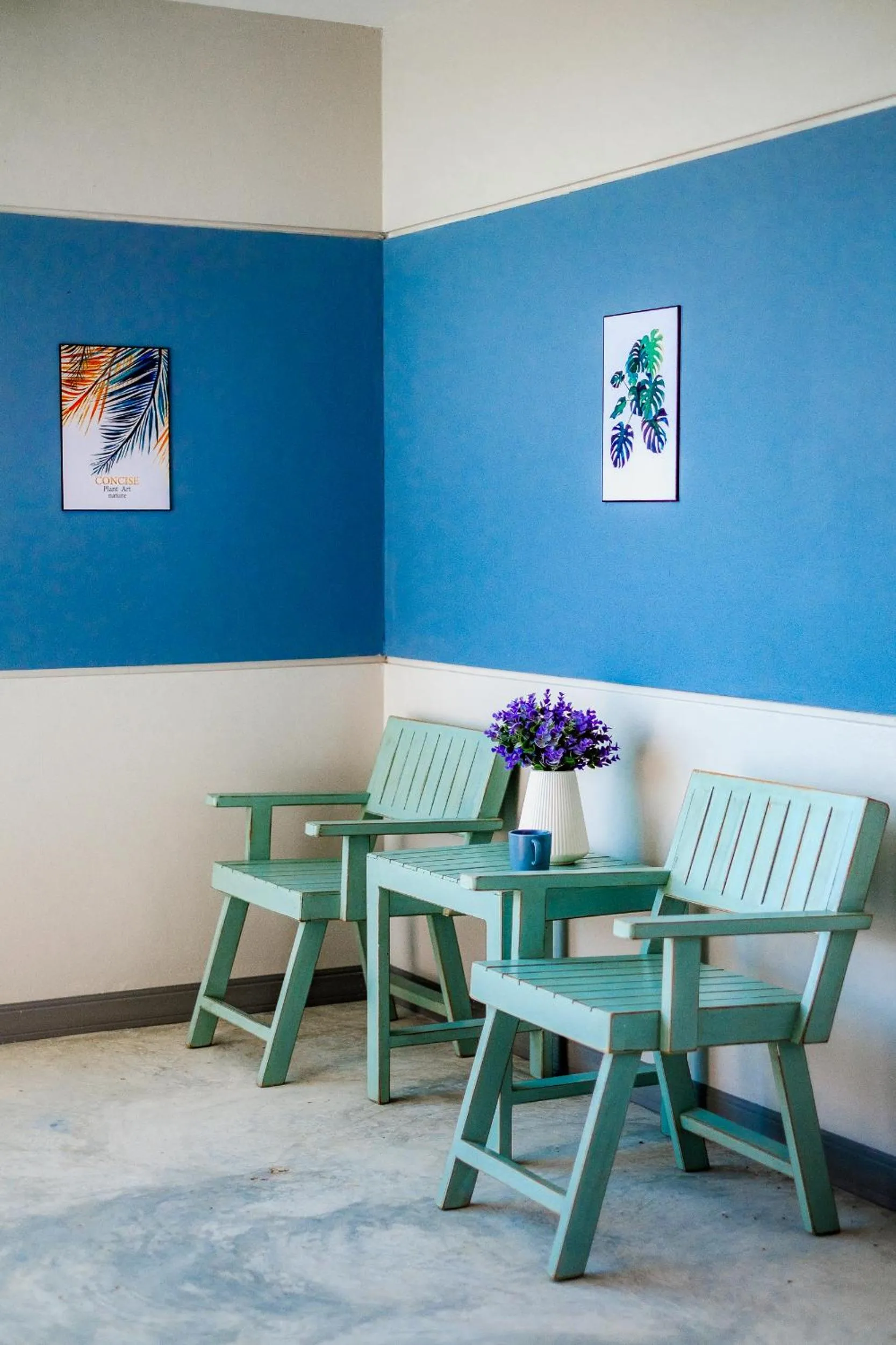 Seating area in ONE Chumphon Hotel