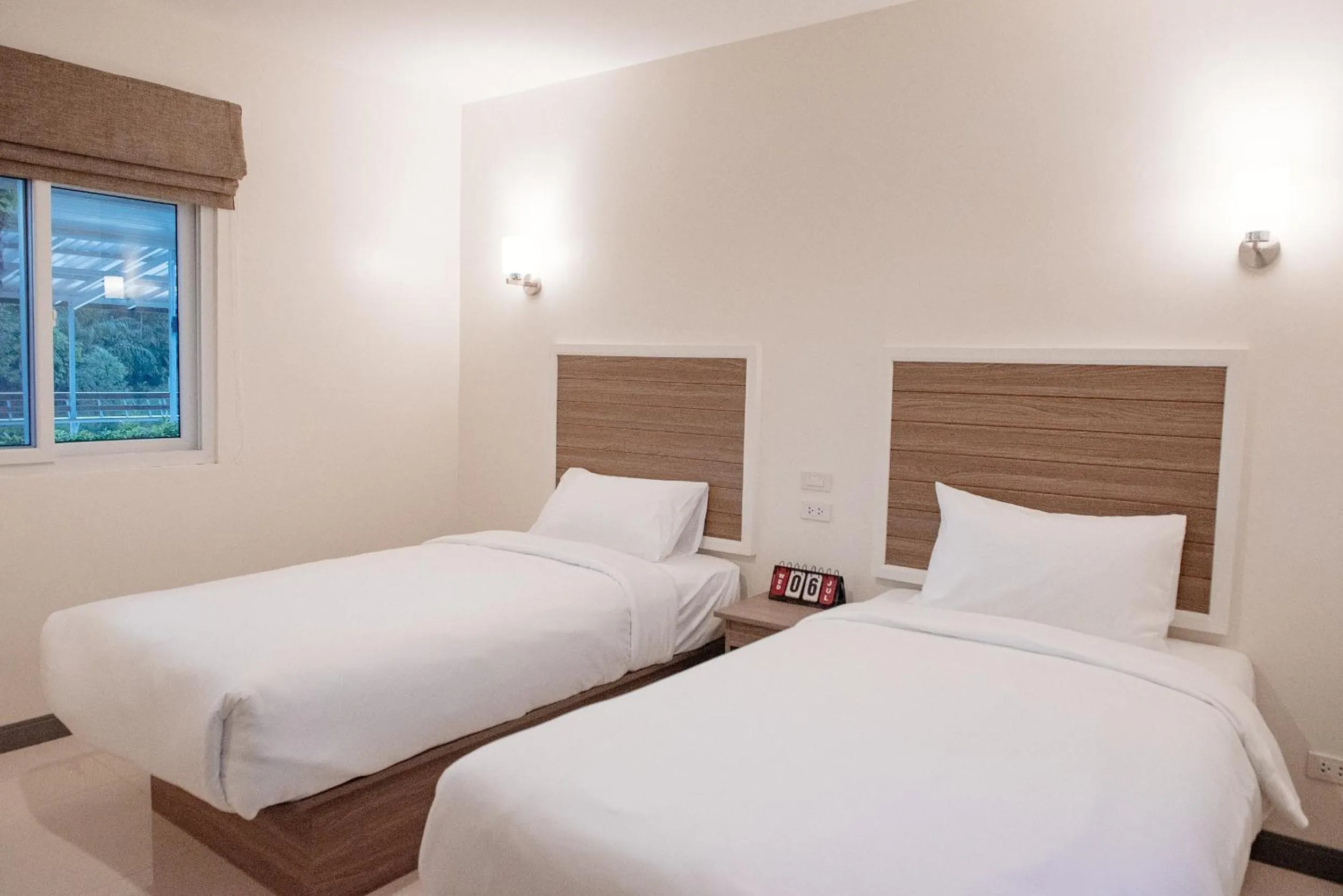 Bed in ONE Chumphon Hotel