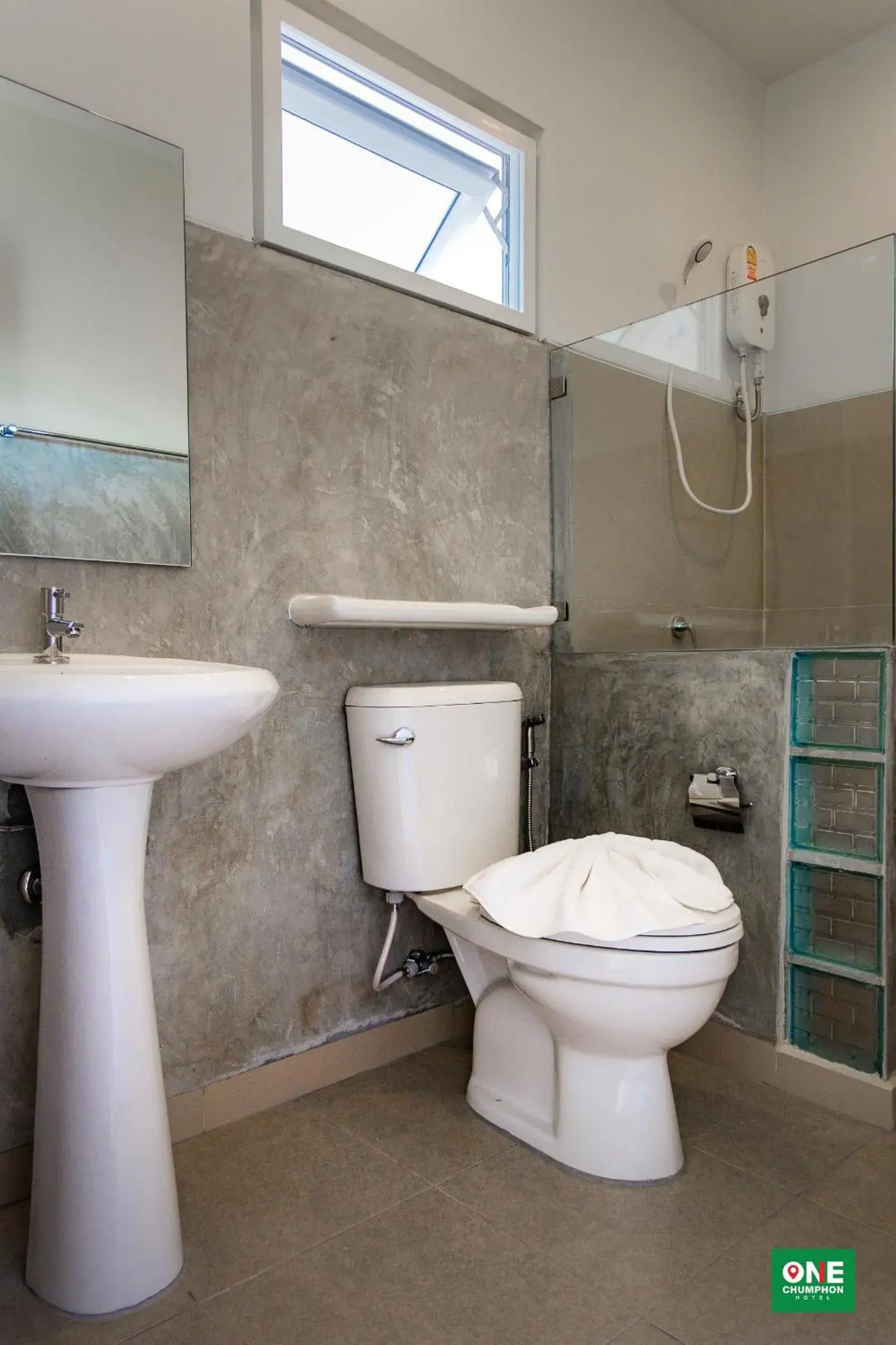 Superior Twin Room in ONE Chumphon Hotel Superior Twin Room in ONE Chumphon Hotel