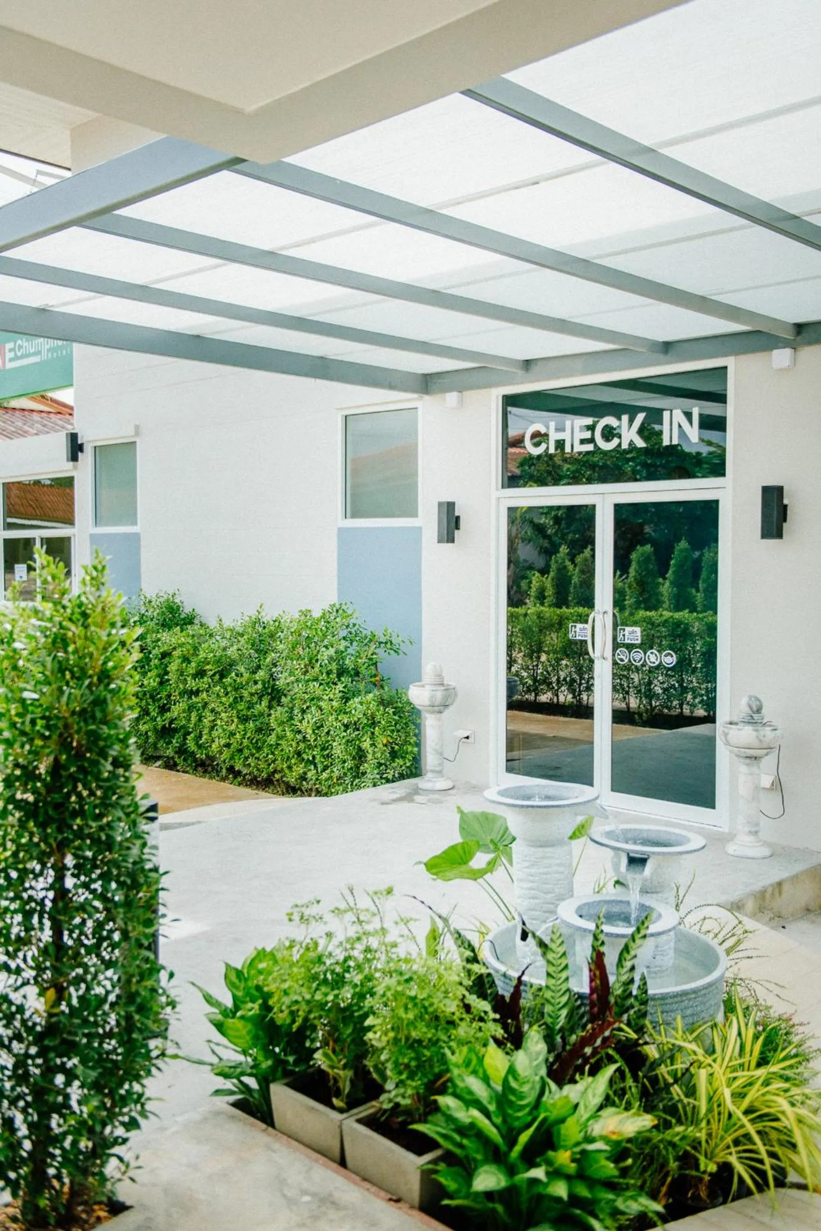 Facade/entrance in ONE Chumphon Hotel