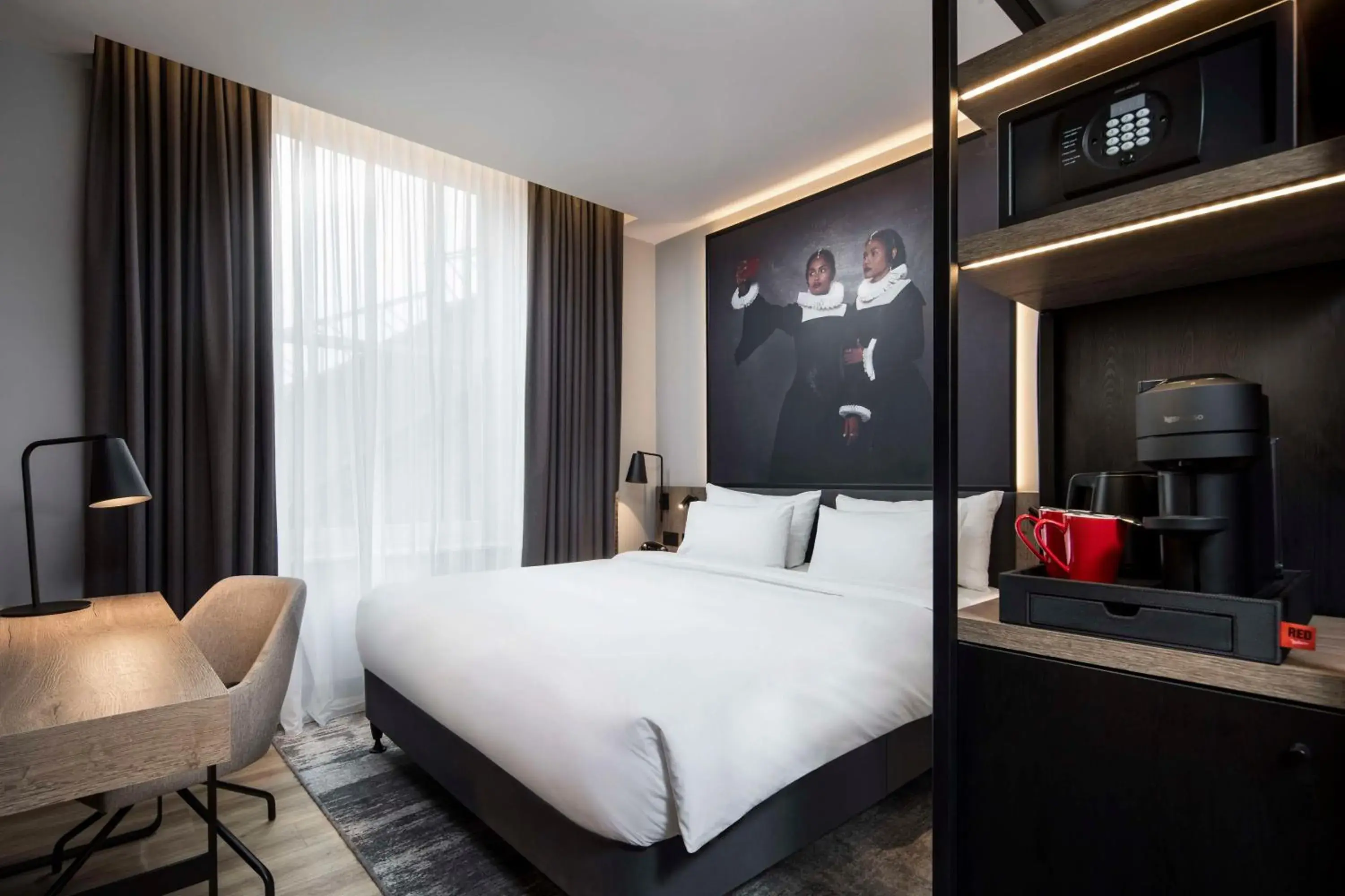 Bedroom, Bed in Radisson RED Hotel, Liverpool Bedroom, Bed in Radisson RED Hotel, Liverpool