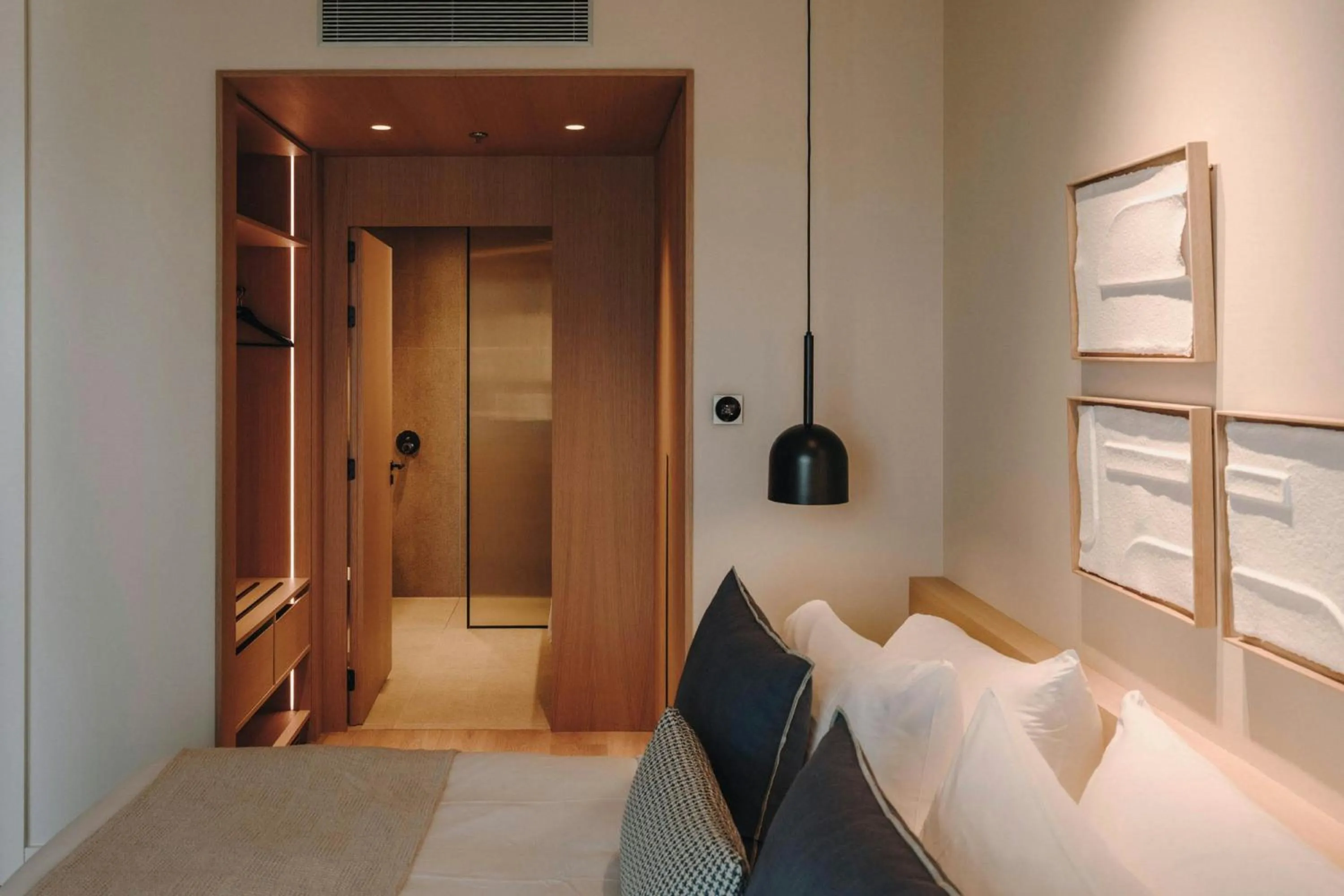 Photo of the whole room, Bed in Sabàtic Sitges Hotel, Autograph Collection