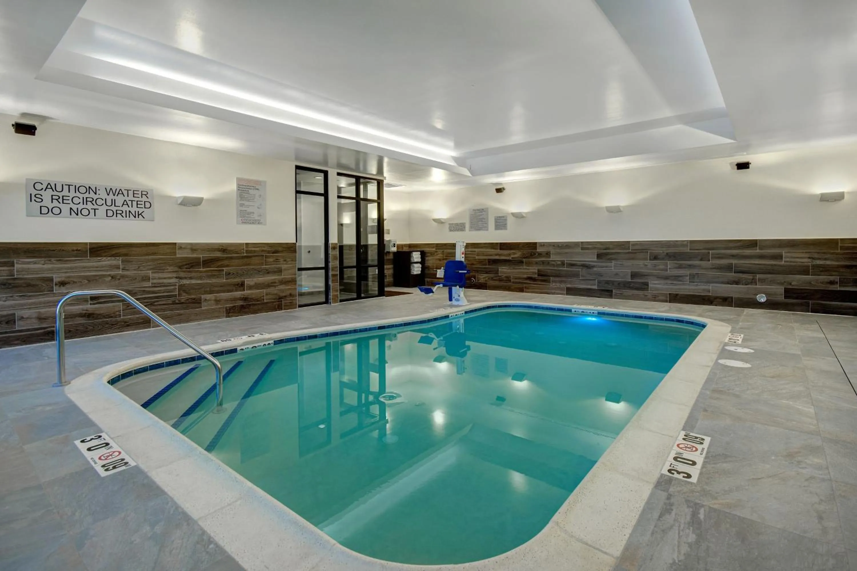 Swimming pool in Fairfield Inn & Suites Lancaster Palmdale