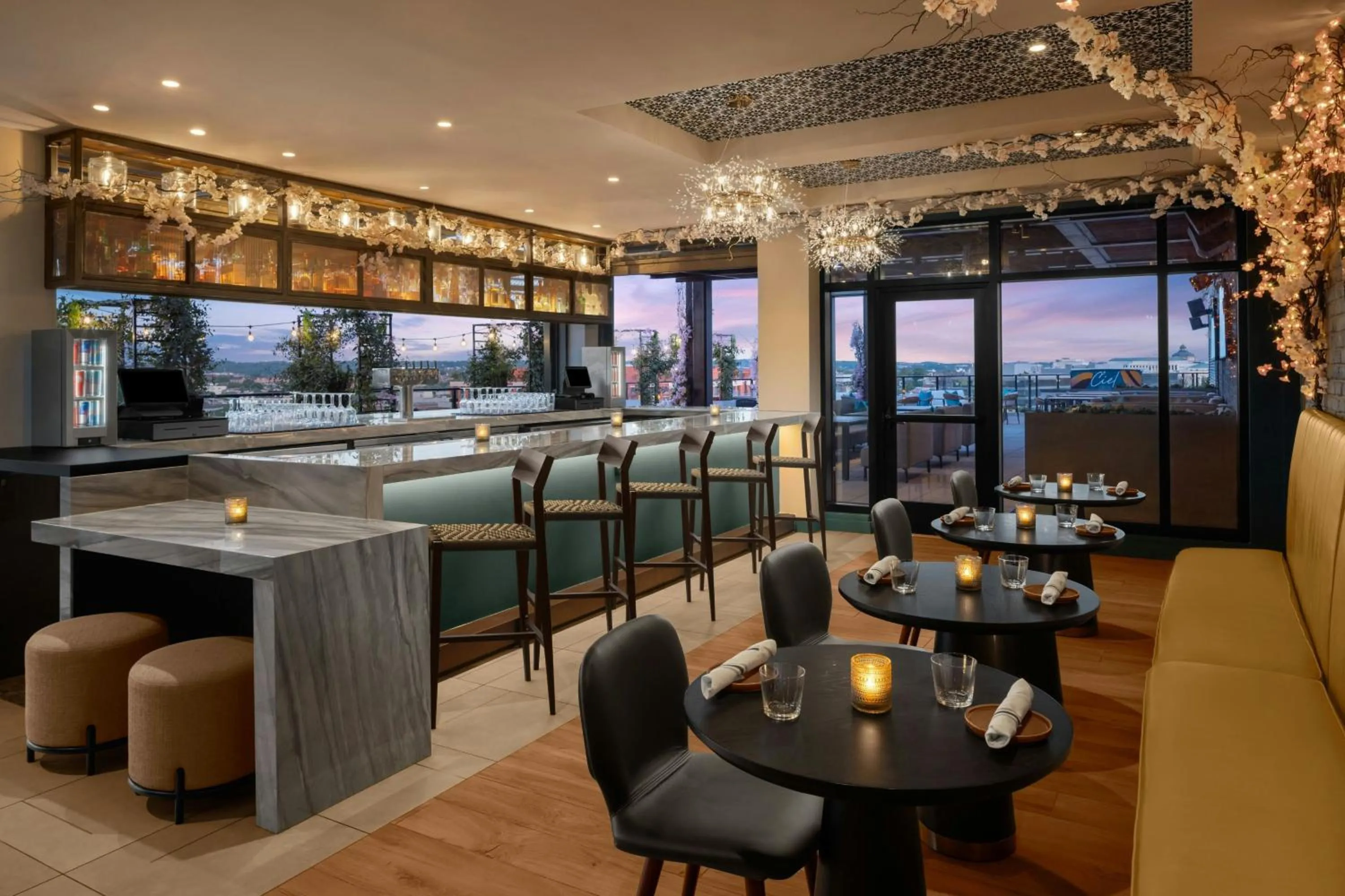 Lounge or bar in Washington Marriott Capitol Hill