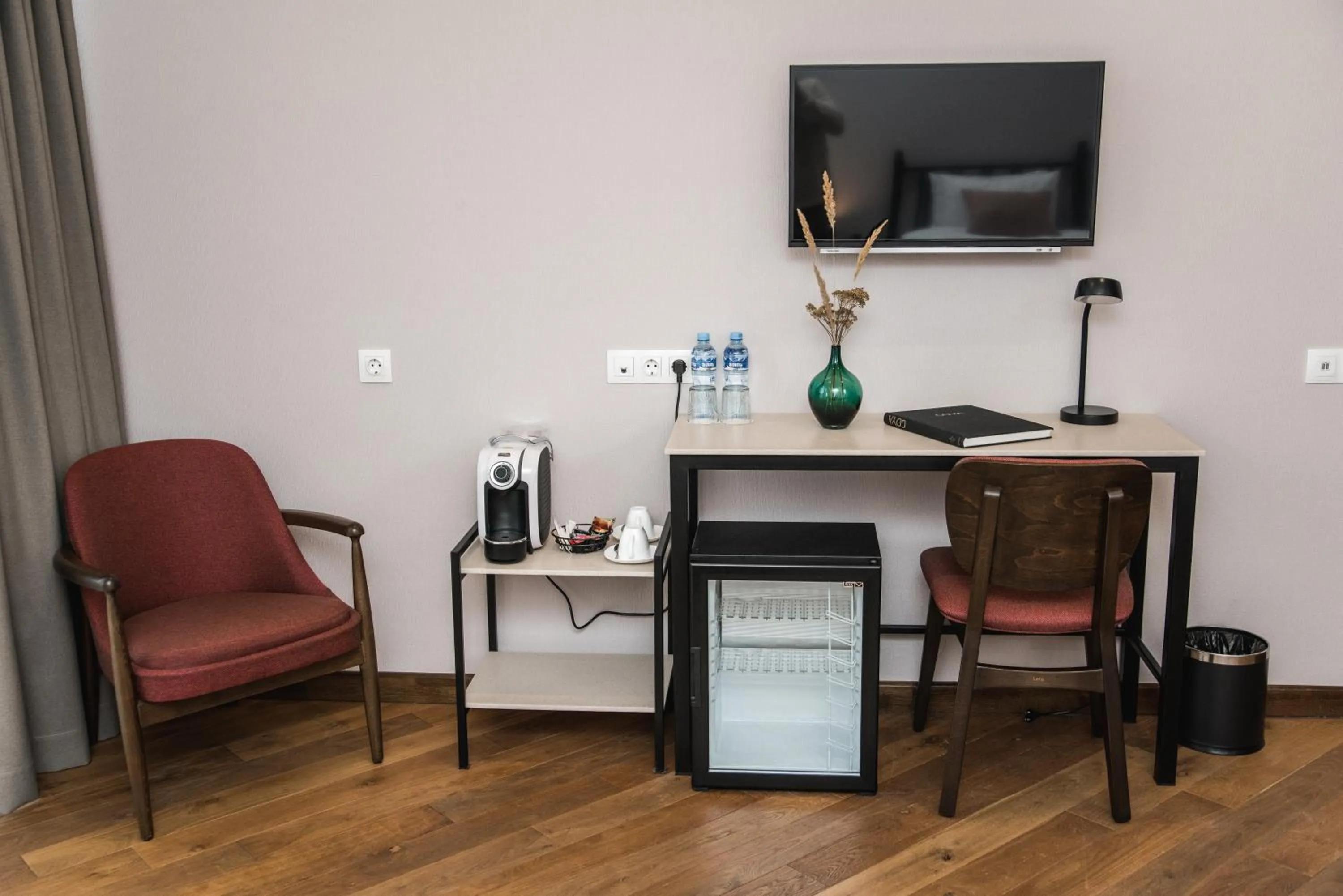 Coffee/tea facilities in Makmani Boutique Hotel by DNT Group