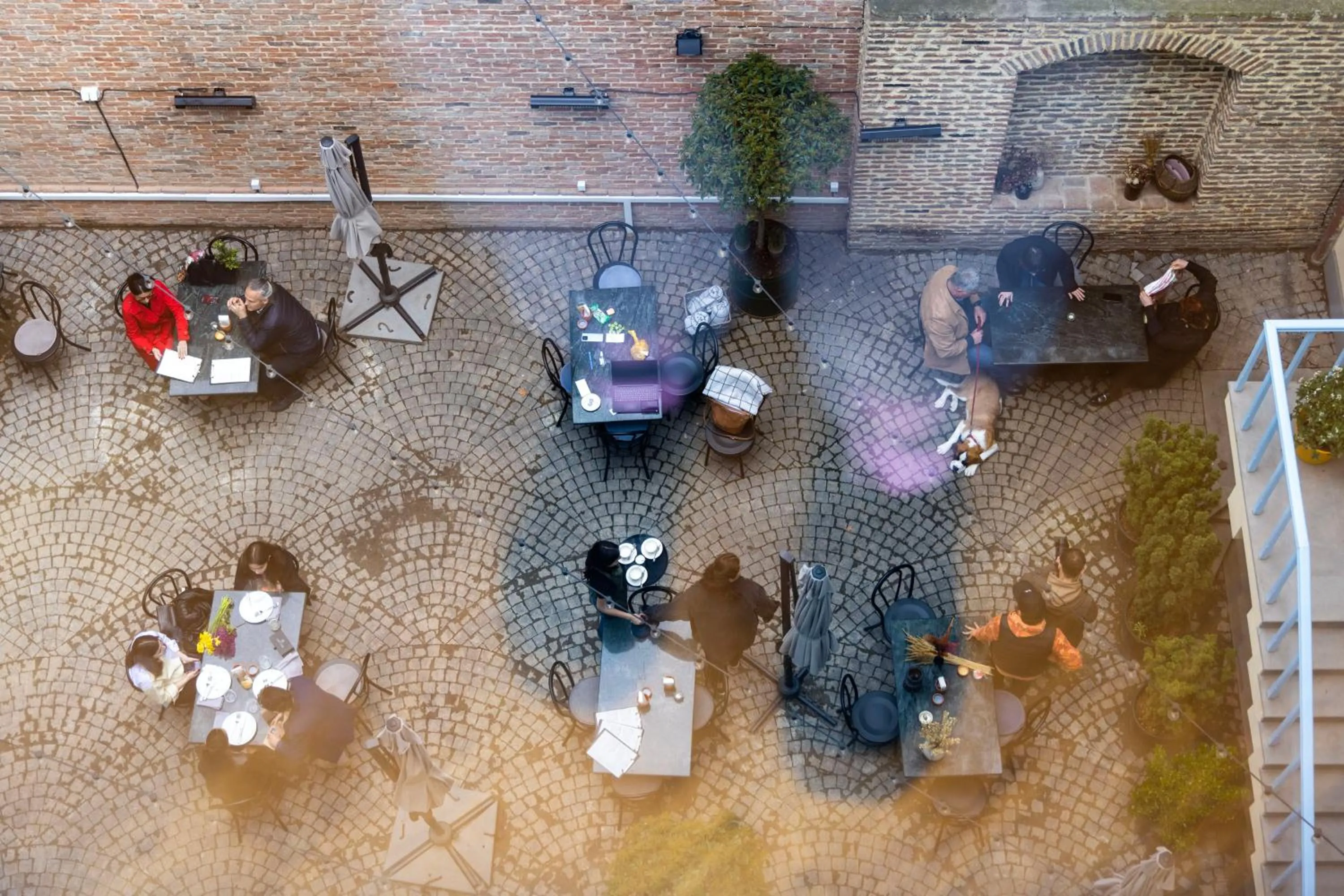 Restaurant/places to eat in Makmani Boutique Hotel by DNT Group