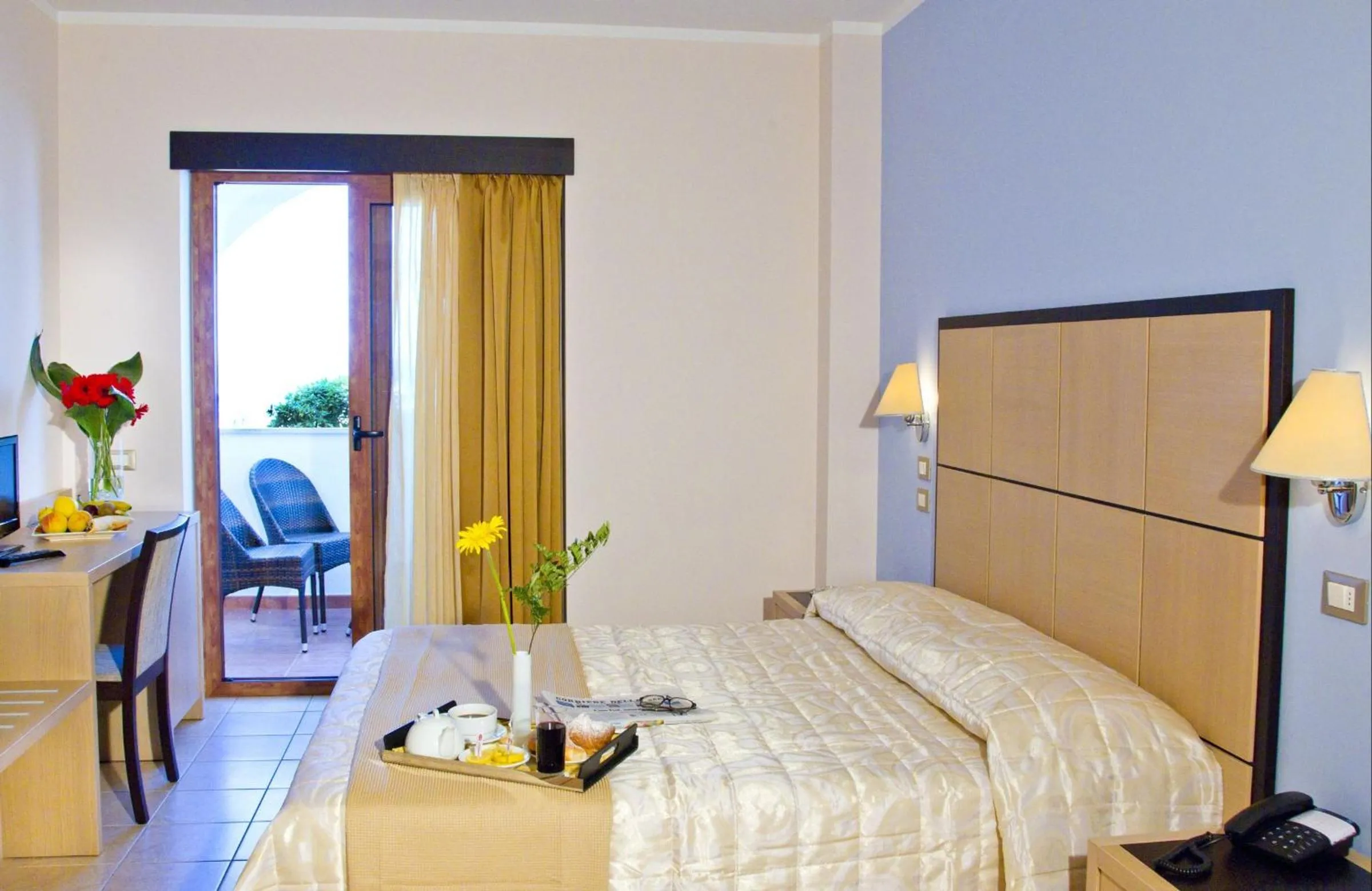 Balcony/Terrace, Bed in Forte Hotel