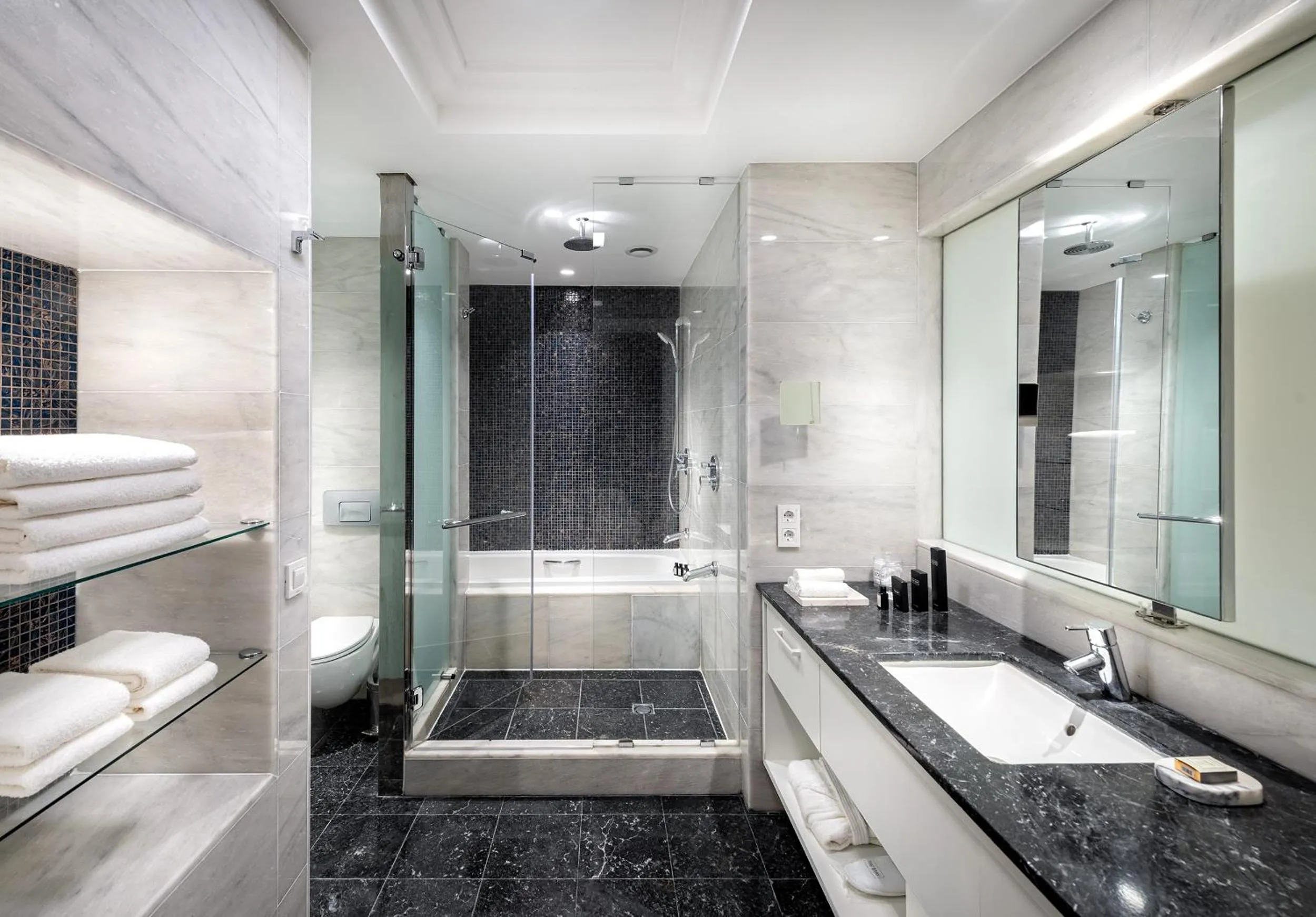 Toilet in The Stay Boulevard Nisantasi