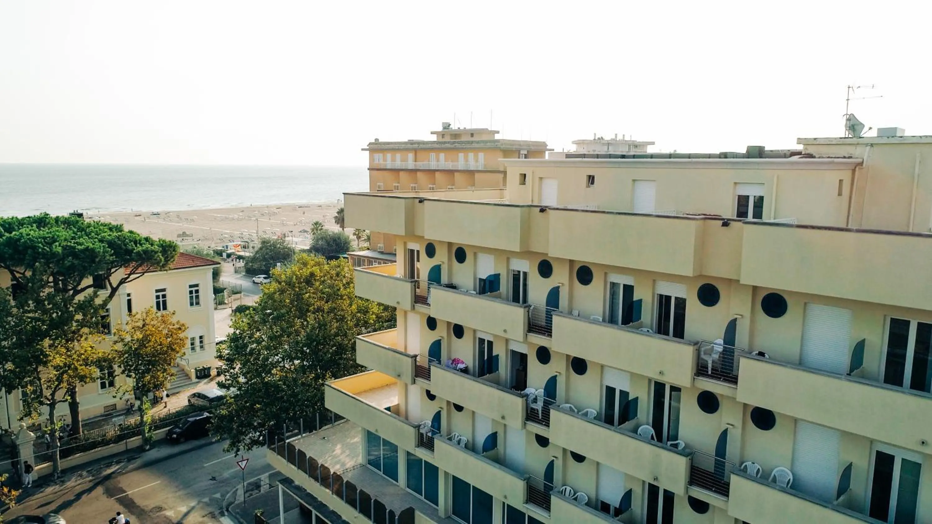 Property building in Hotel Beverly