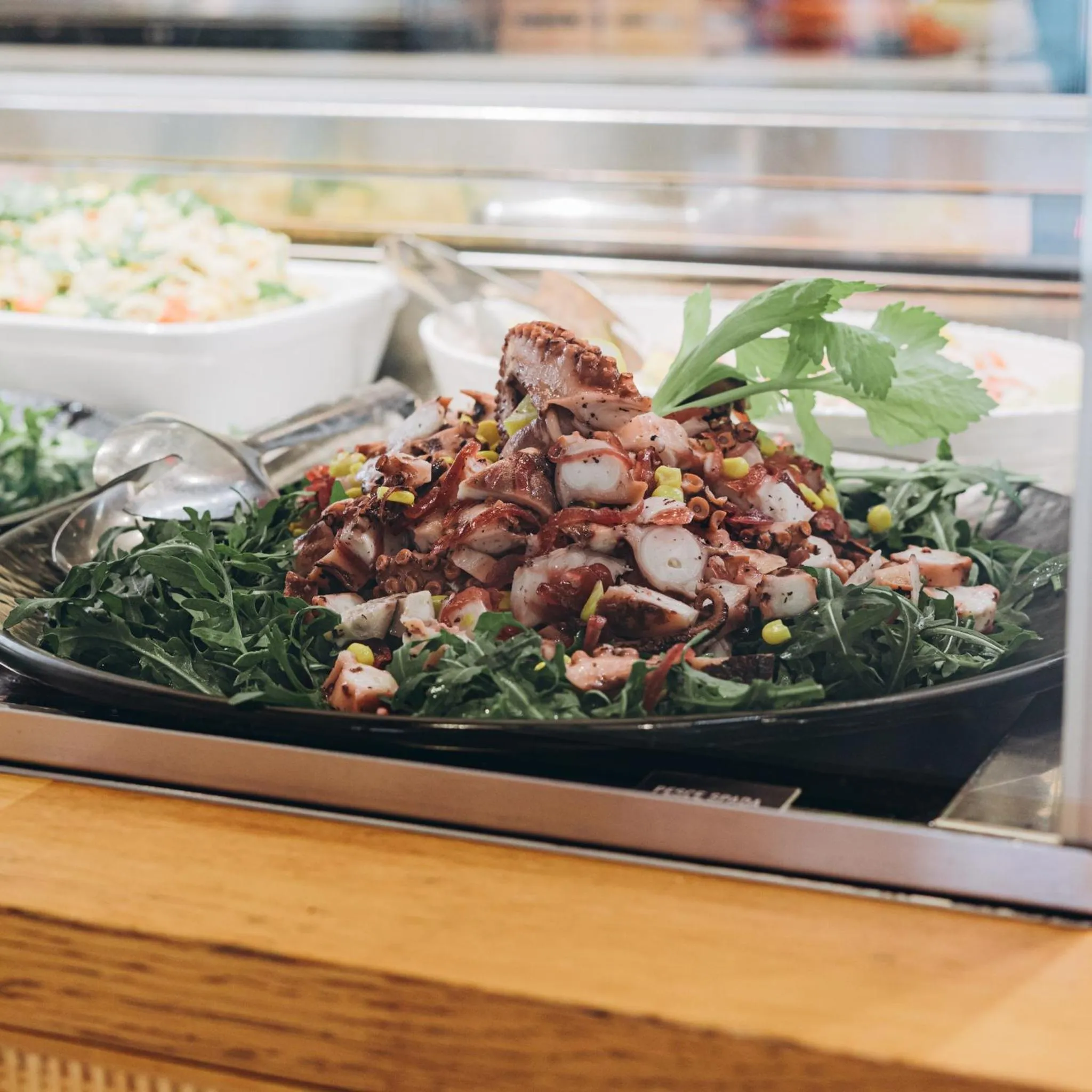 Restaurant/places to eat in Popula Rooms & Mediterranean Bay