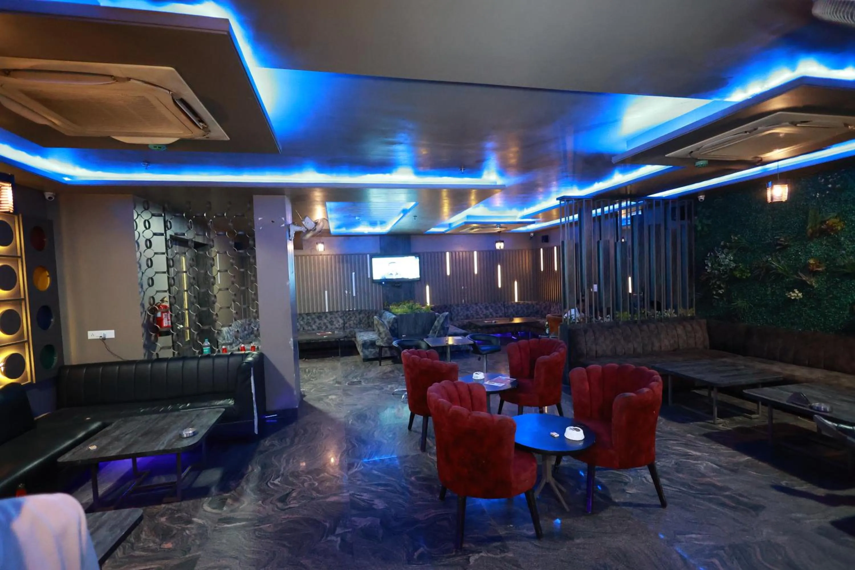 Restaurant/places to eat in Hotel Jai Harsh