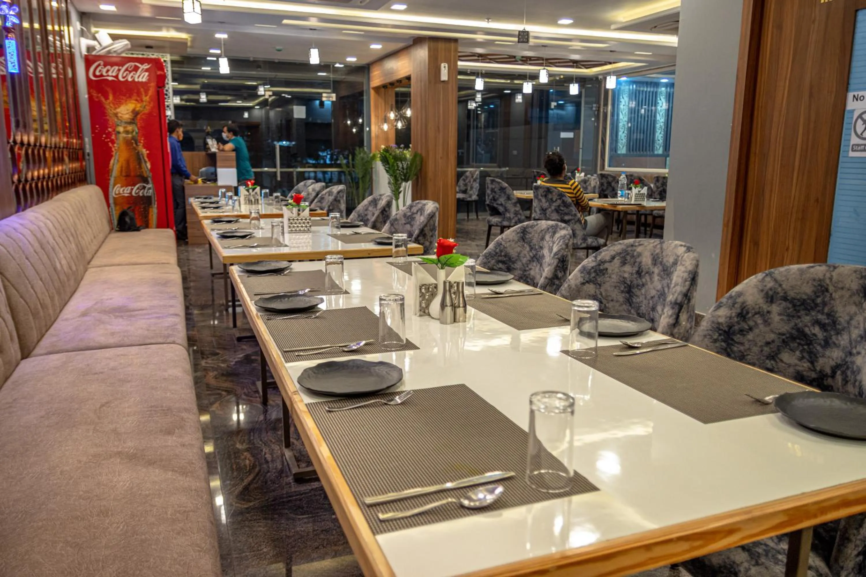 Restaurant/places to eat in Hotel Jai Harsh