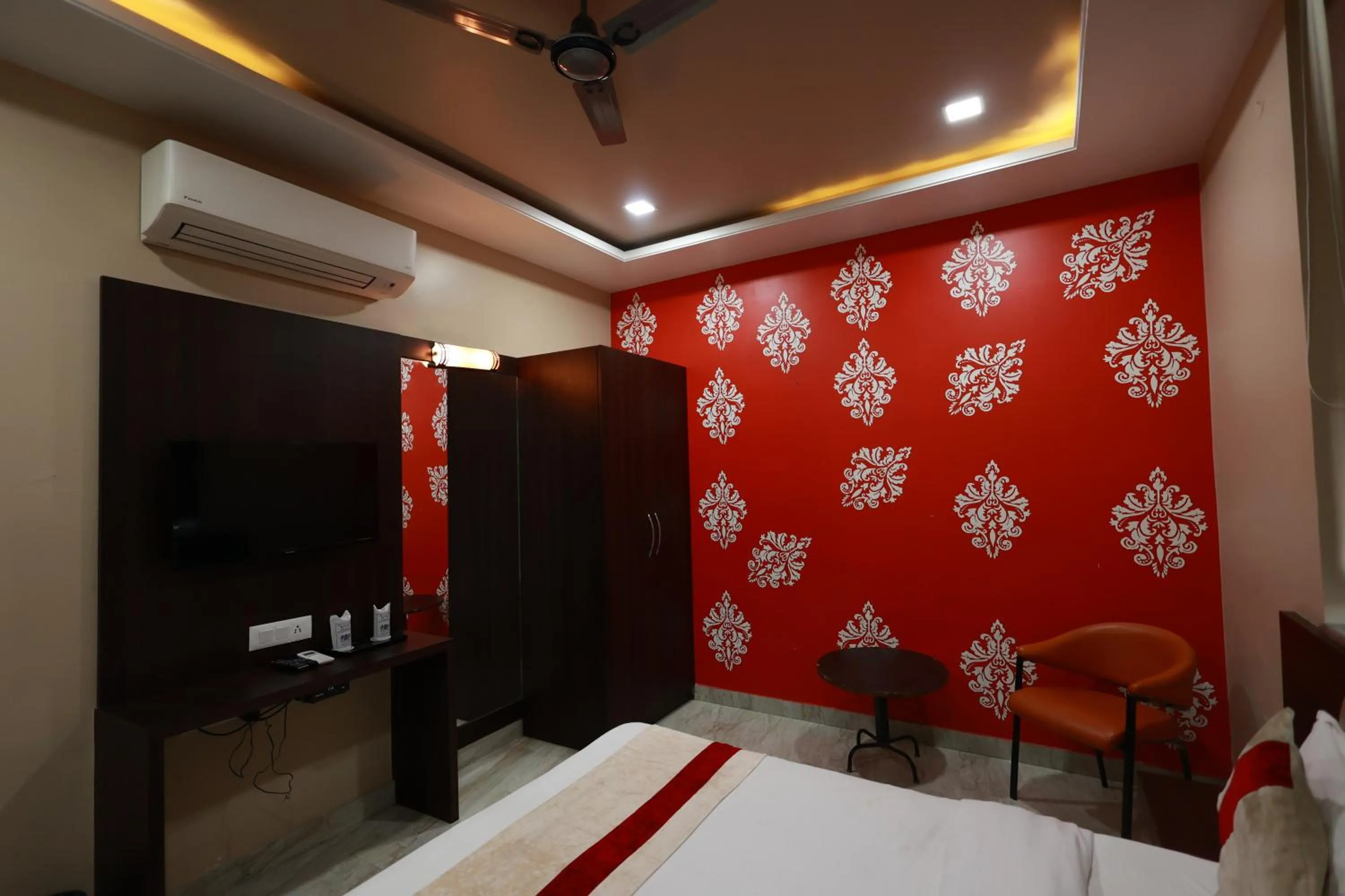 Photo of the whole room, Bed in Hotel Jai Harsh