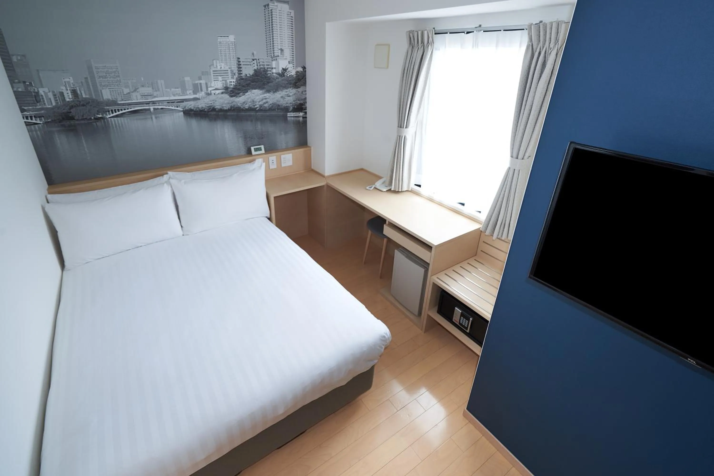 Bed in Travelodge Honmachi Osaka