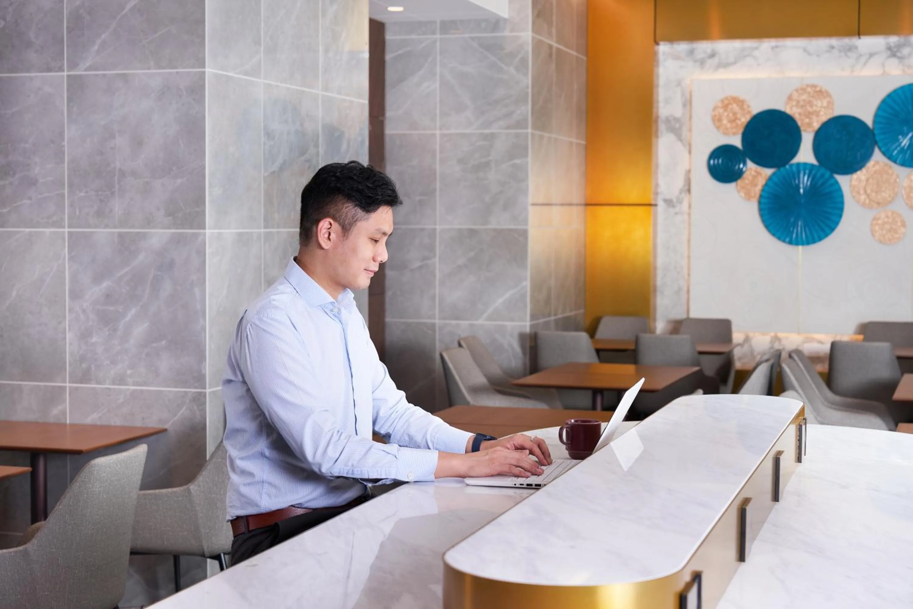 Seating area in Travelodge Honmachi Osaka