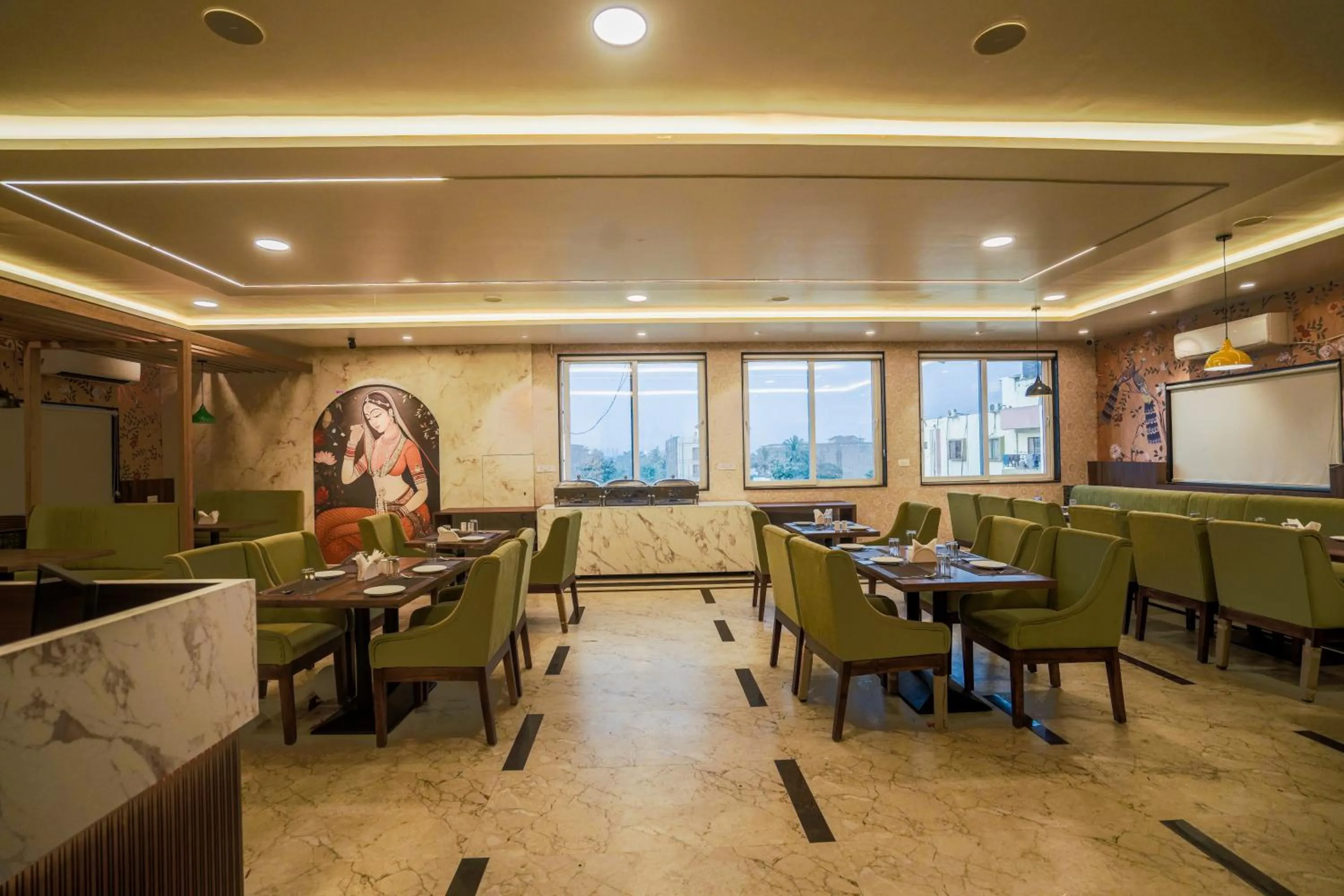 Restaurant/places to eat in HOTEL SJ PRIDE