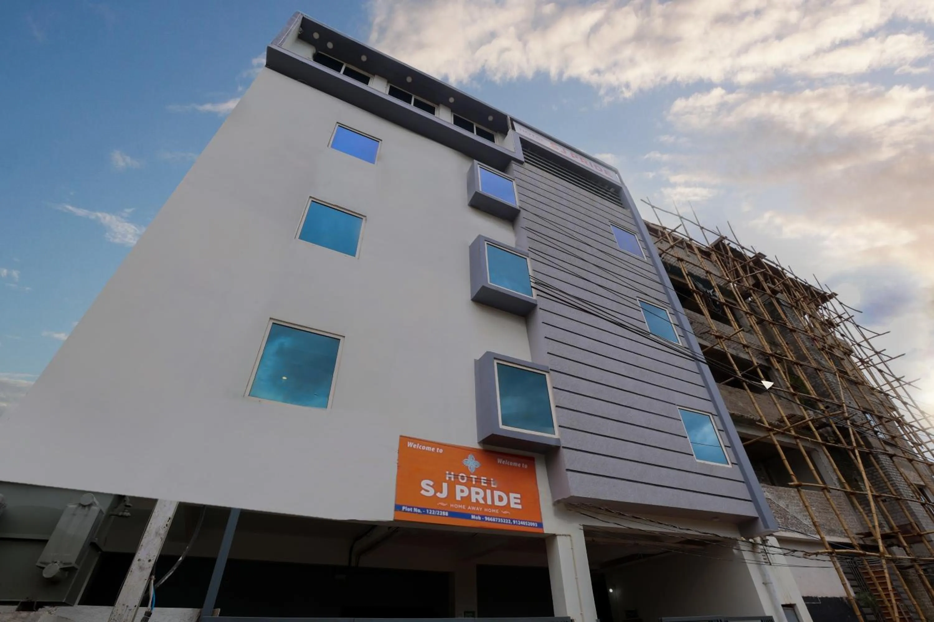 Property building in HOTEL SJ PRIDE