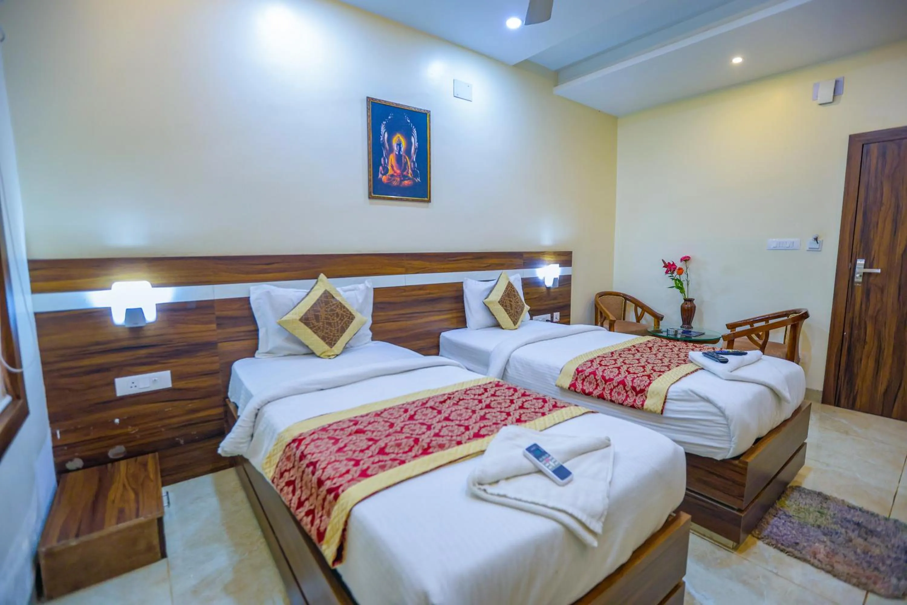 Bed in HOTEL SJ PRIDE