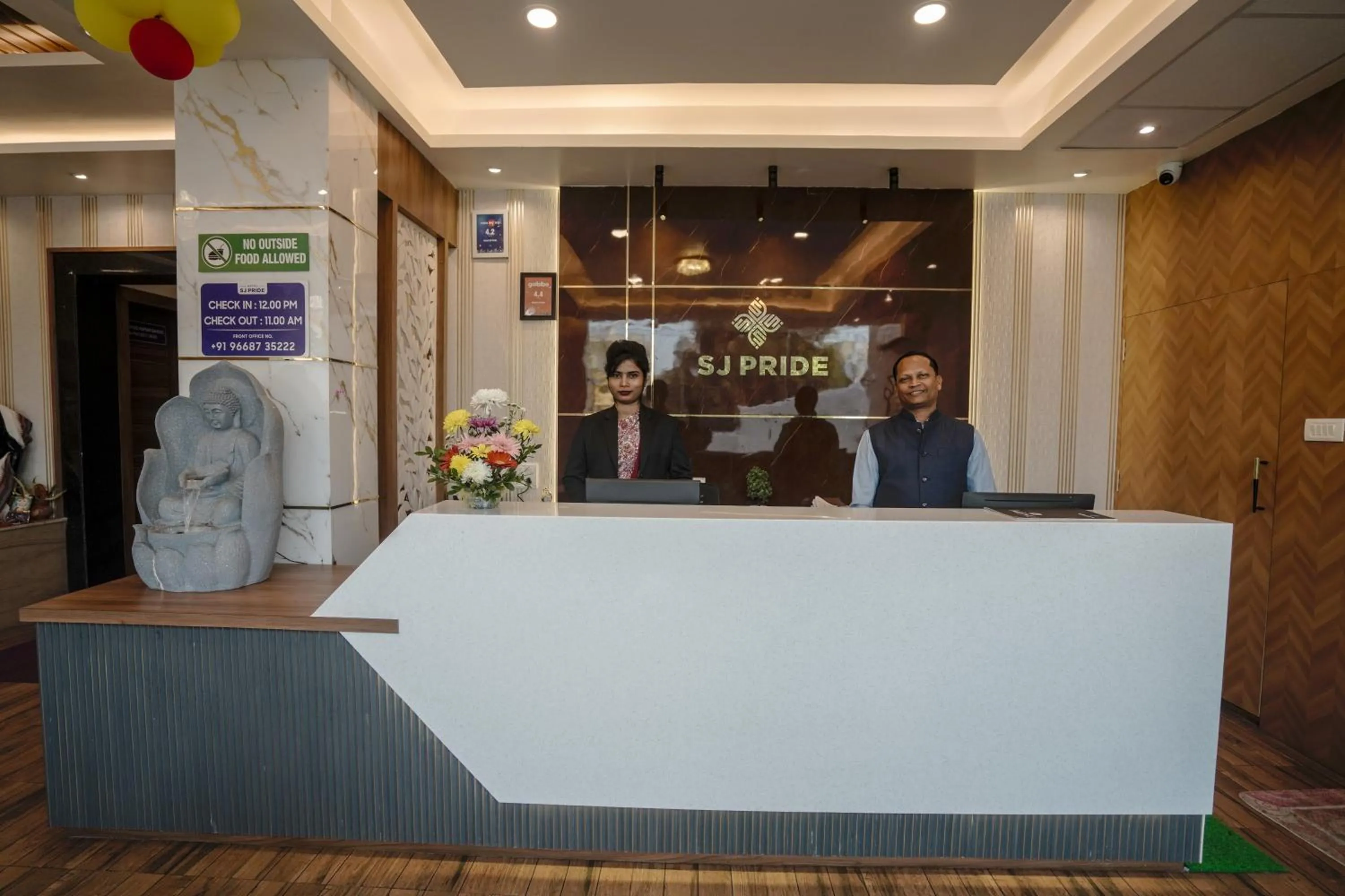 Lobby or reception in HOTEL SJ PRIDE