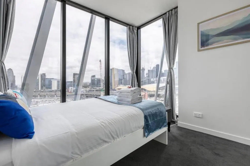 Modern 2 Beds Apartment with Amazing City View