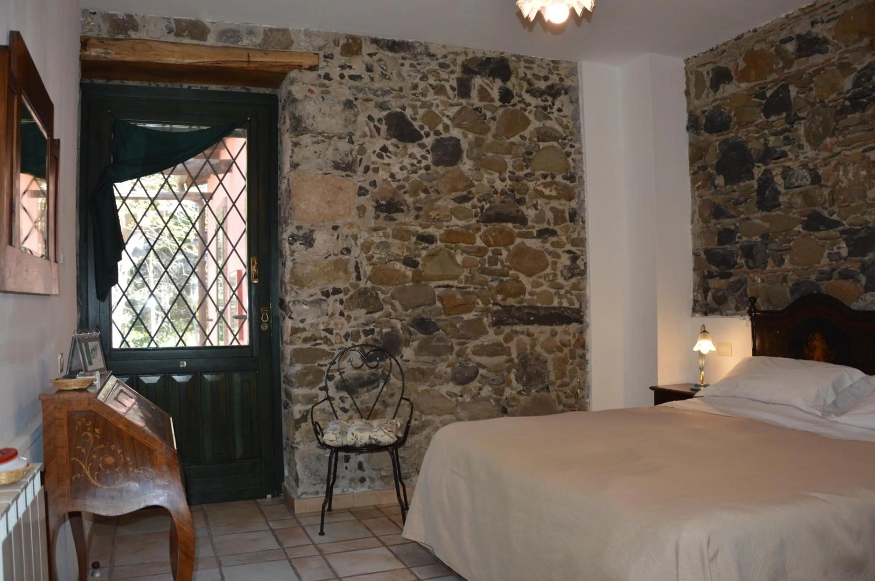 Photo of the whole room, Bed in Antico Borgo Etneo Country Hotel