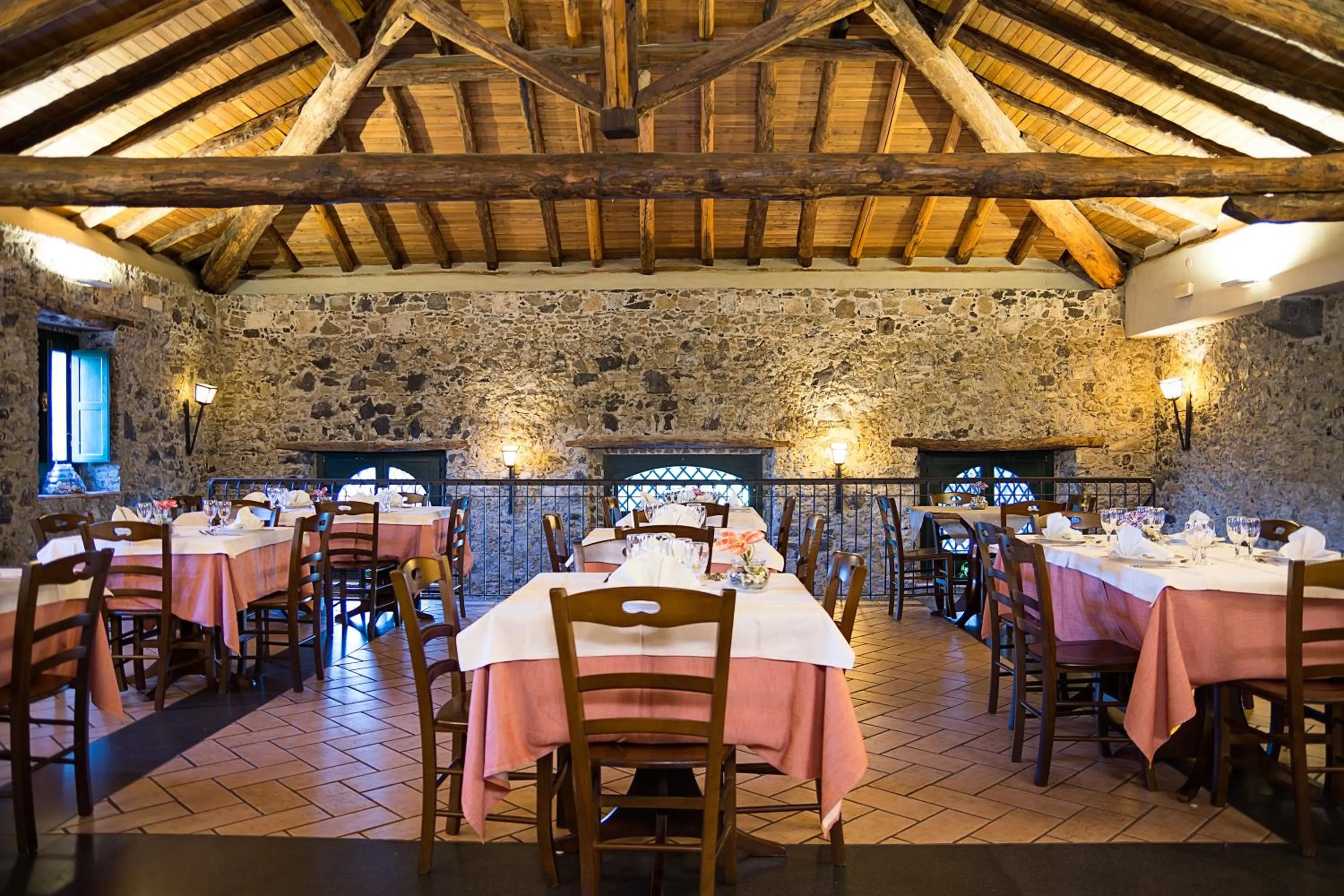 Restaurant/places to eat in Antico Borgo Etneo Country Hotel