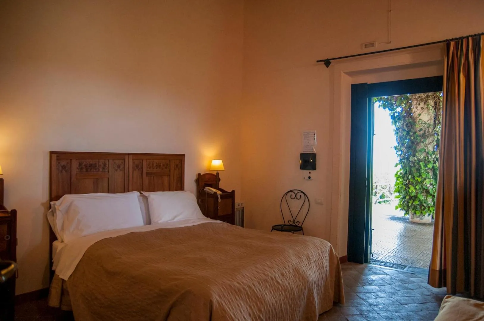 Photo of the whole room, Bed in Antico Borgo Etneo Country Hotel