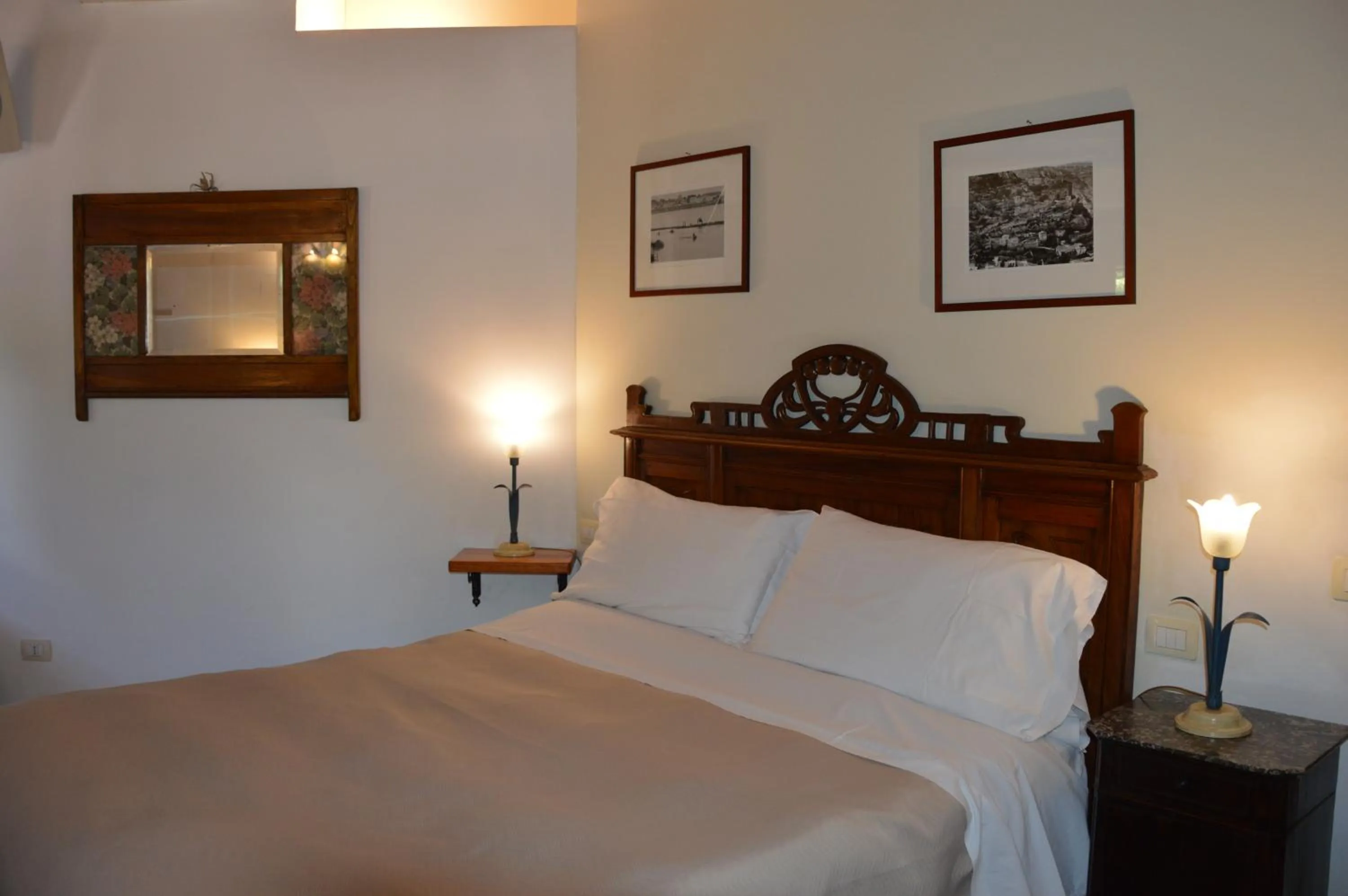 Photo of the whole room, Bed in Antico Borgo Etneo Country Hotel