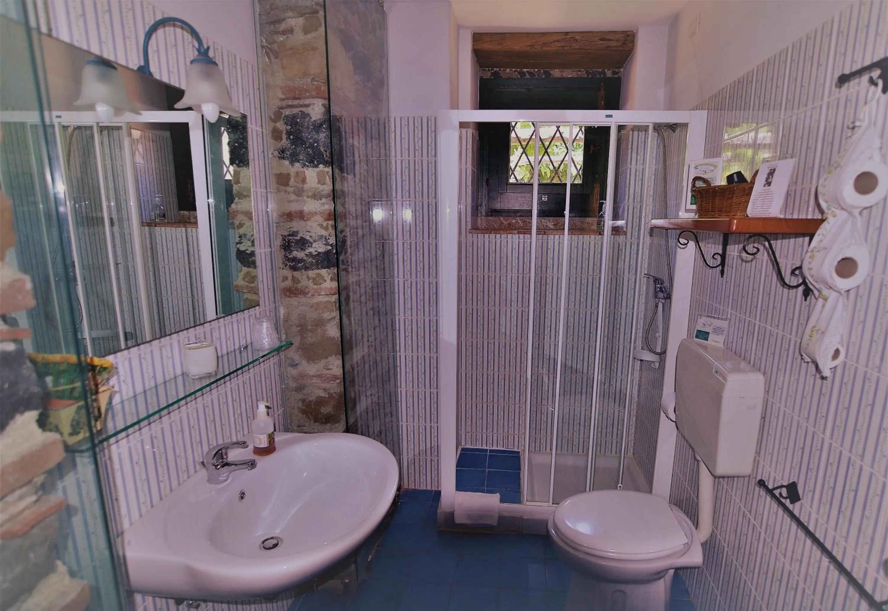 Bathroom in Antico Borgo Etneo Country Hotel