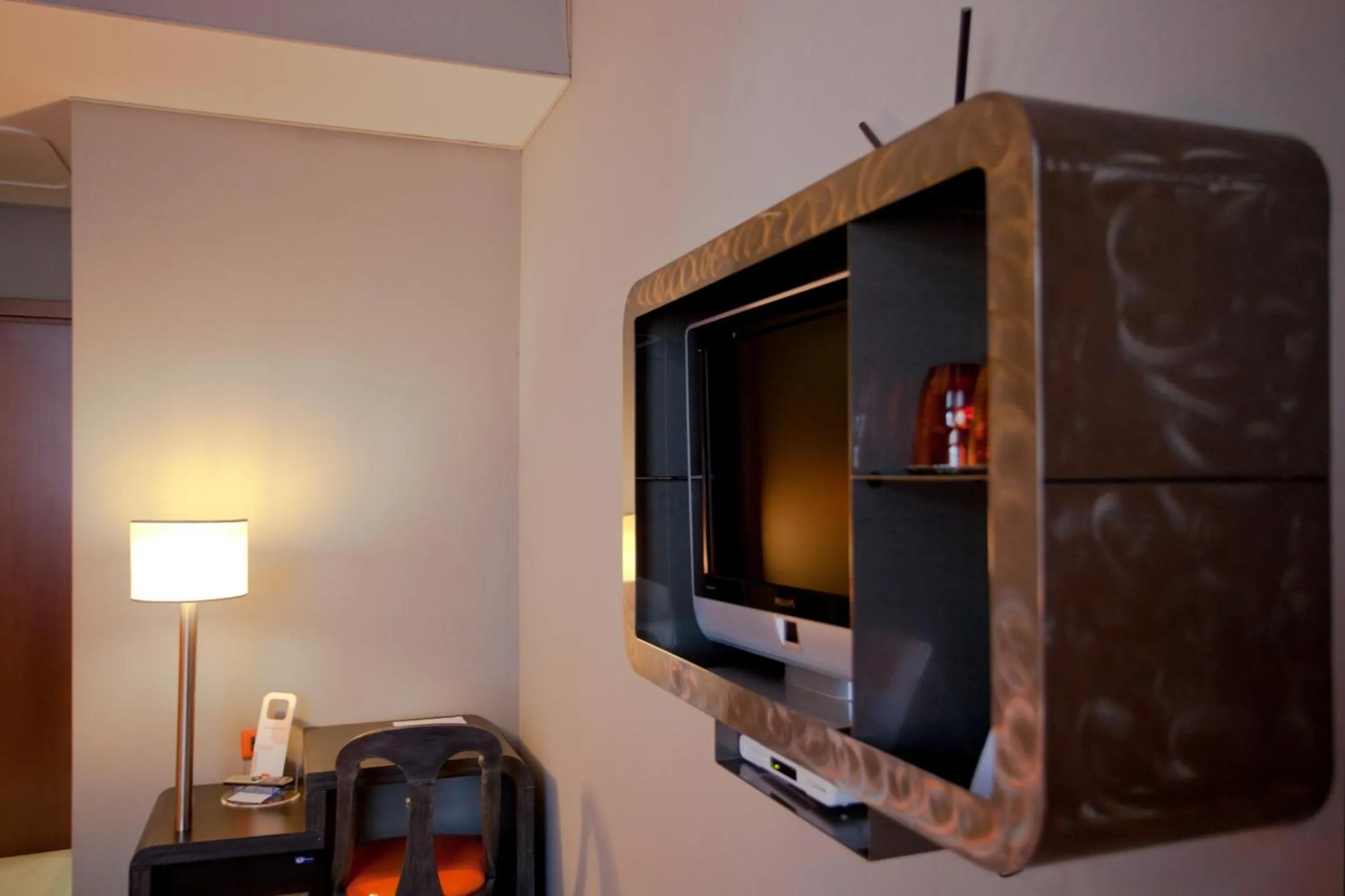 TV and multimedia in Orange Hotel