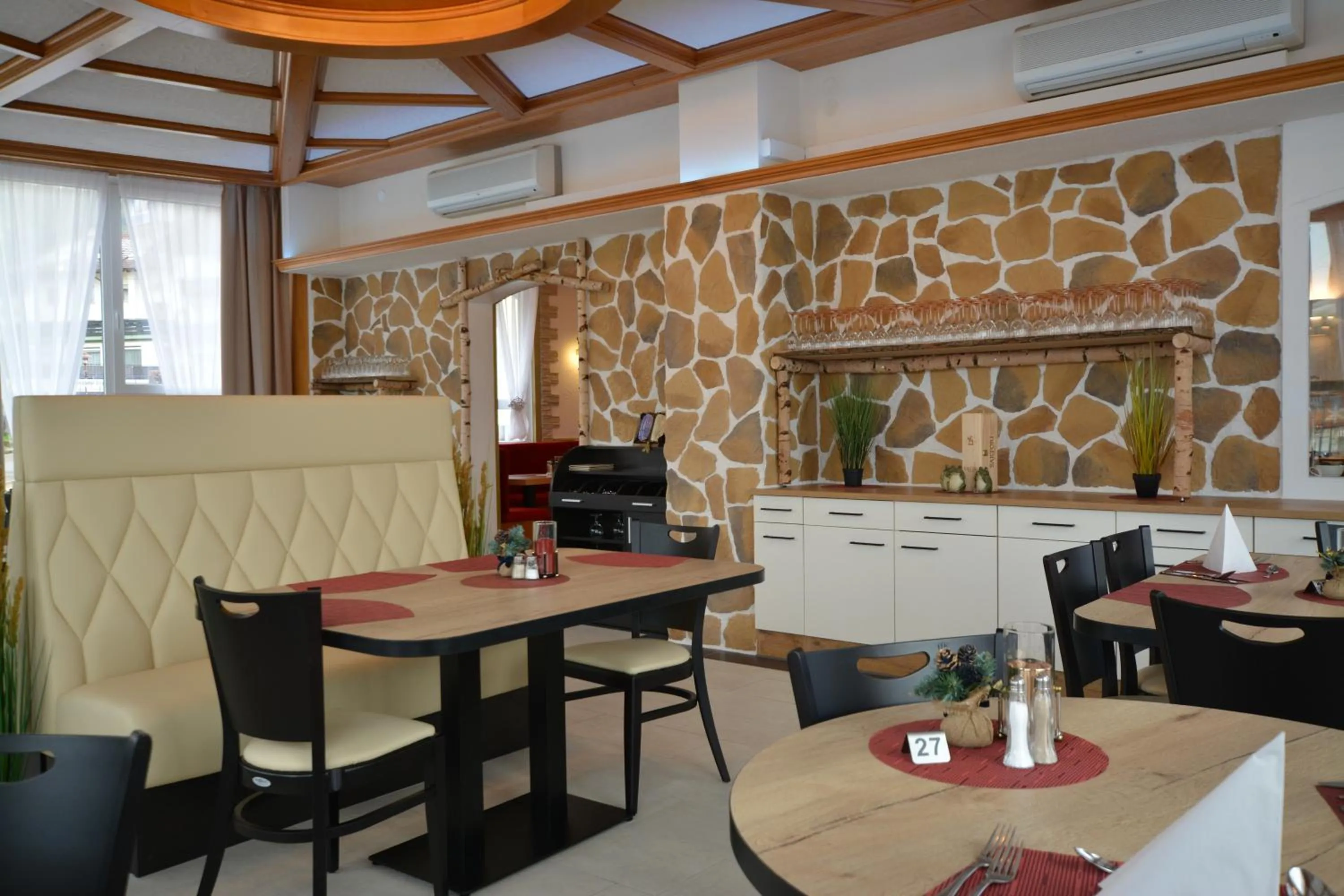 Restaurant/places to eat in Wellness Hotel Garni Krone