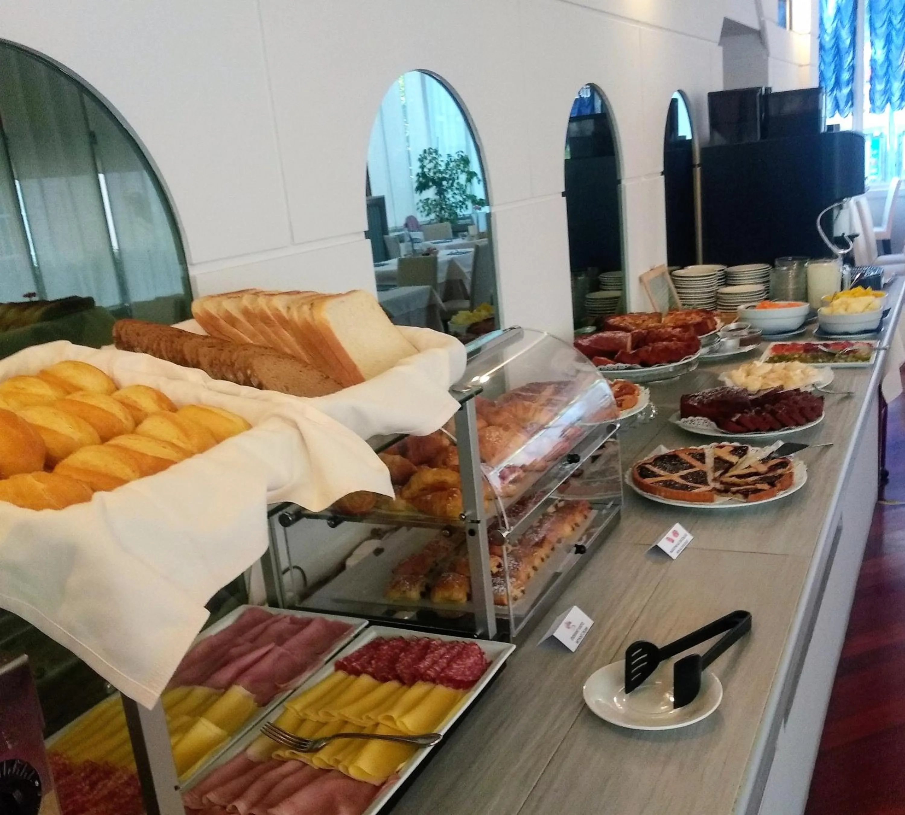 Breakfast in Hotel Morandi